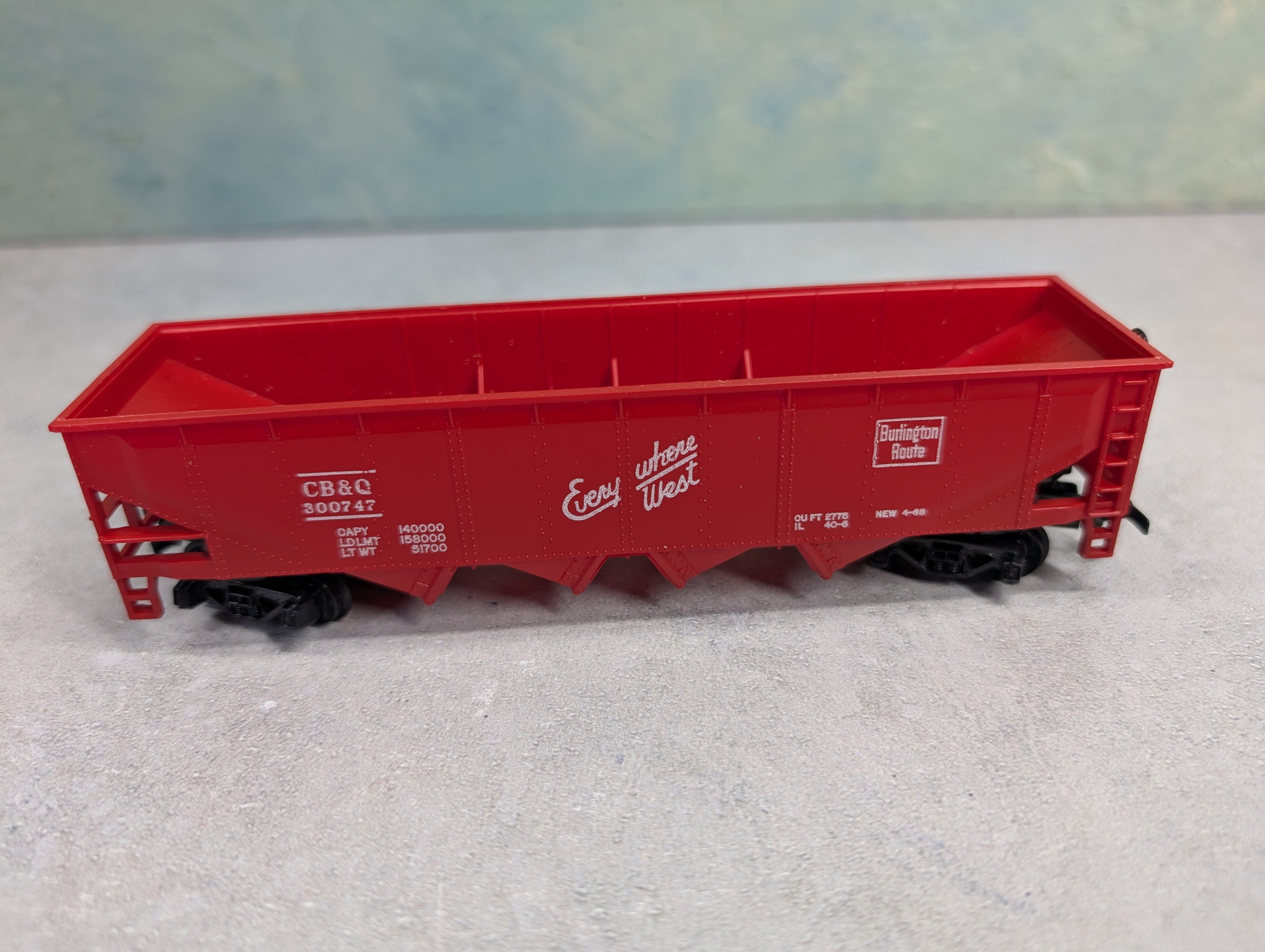 USED Tyco HO Scale Quad Hopper Burlington CB&Q #300747