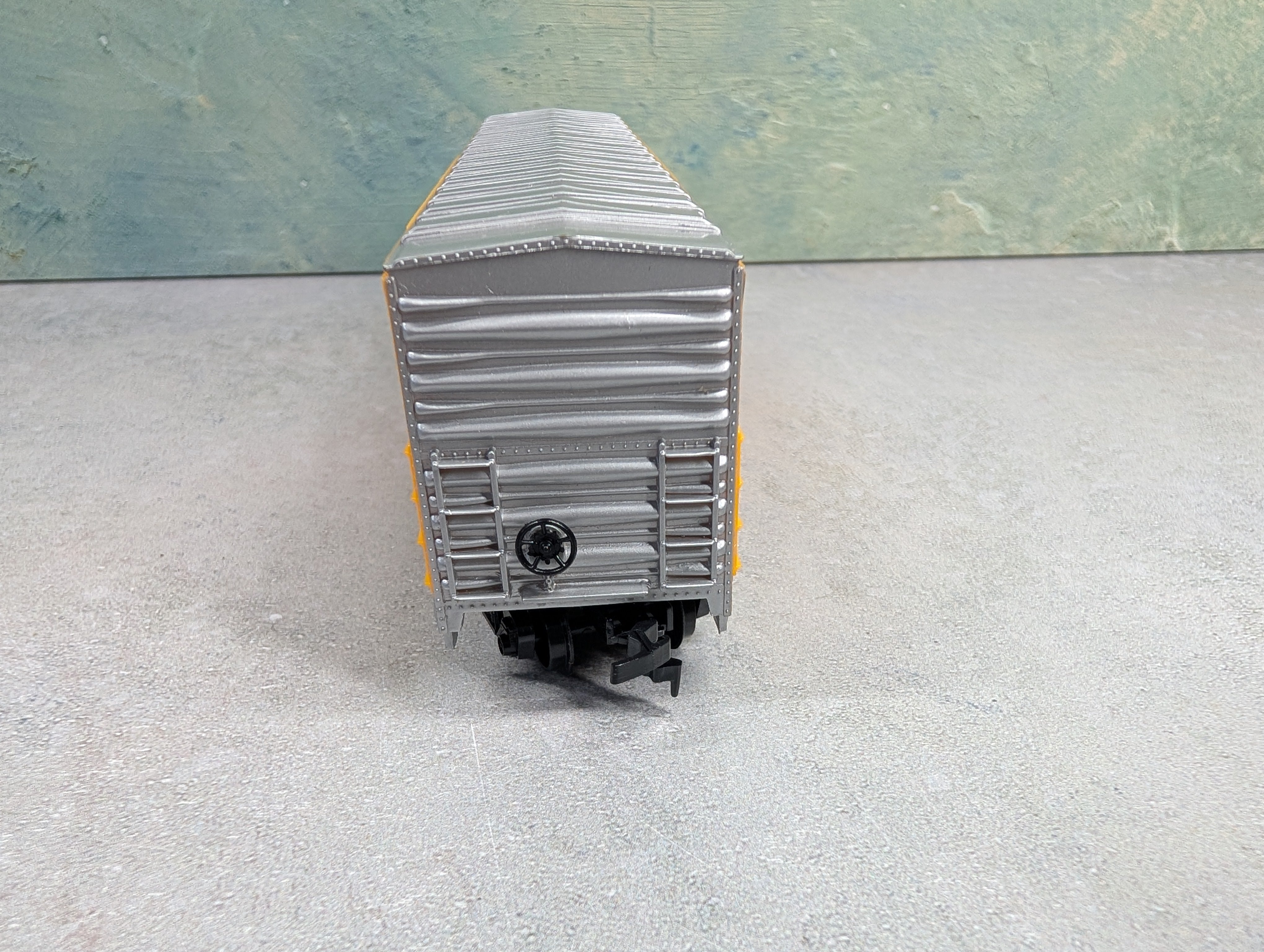 USED AHM HO Scale 50' Box Car Armour Refrigerator Line