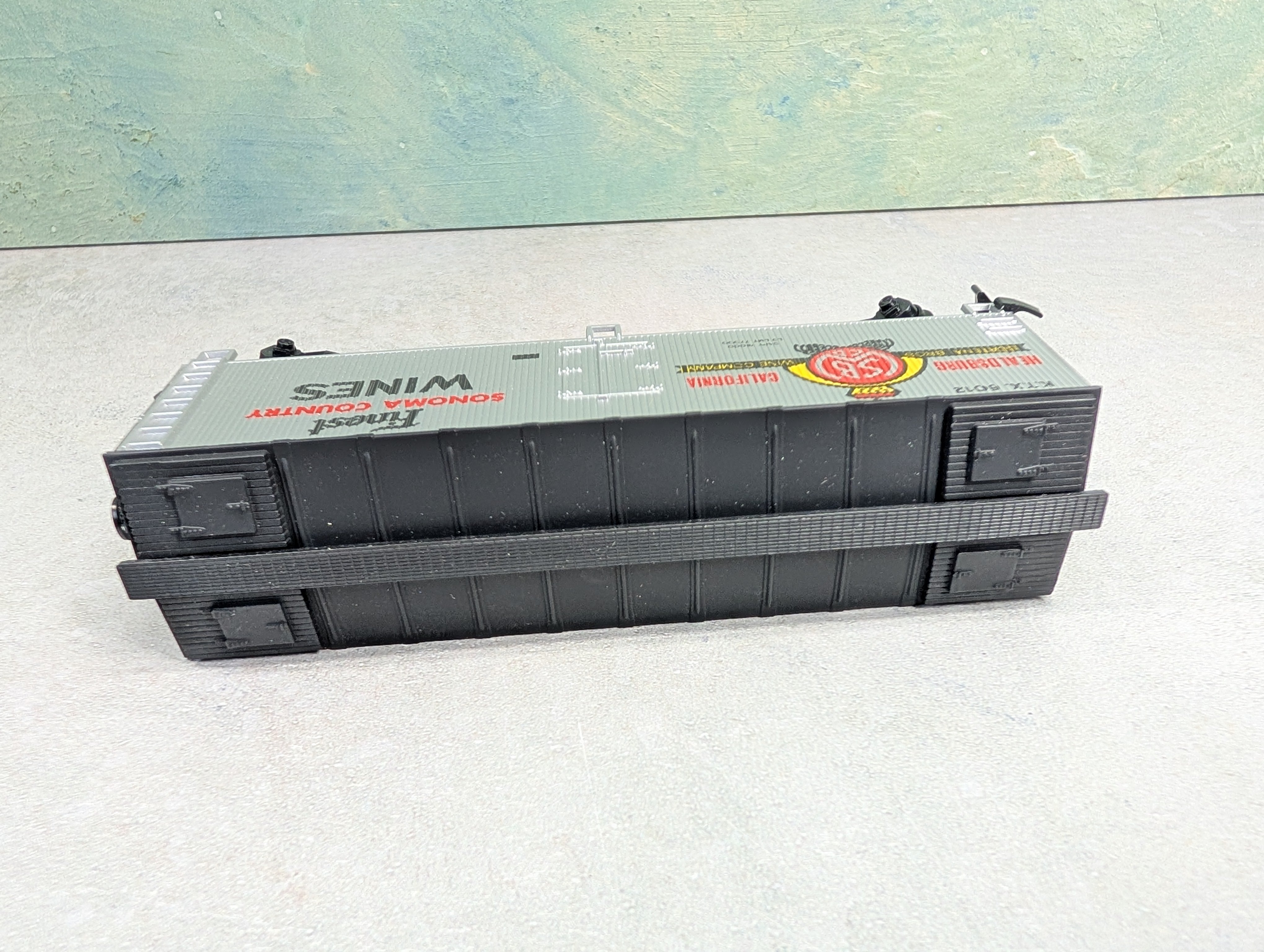 USED IHC HO Scale 40' Wooden Reefer Box Car Sonoma Country Wines KTX #6012