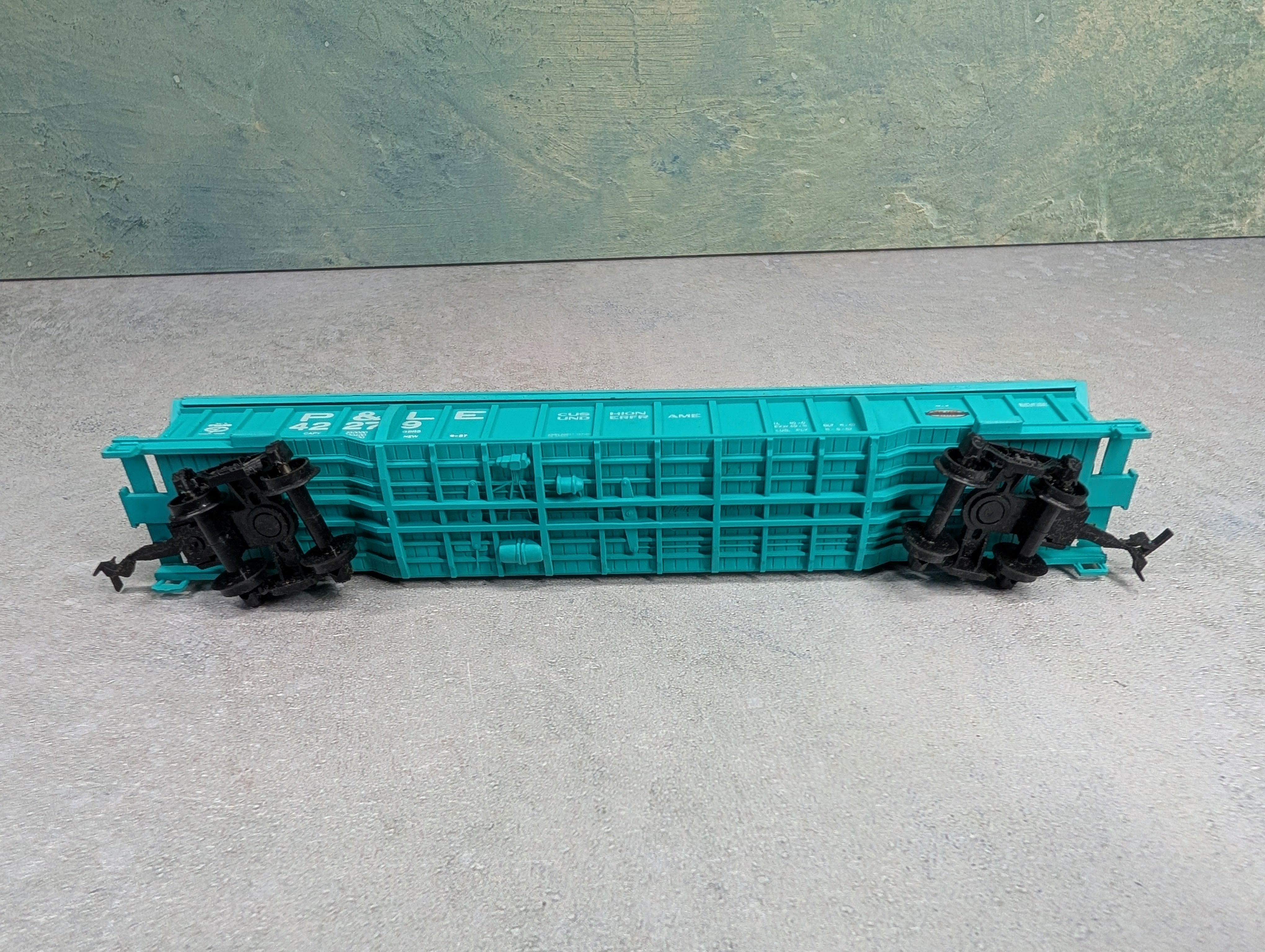 USED AHM HO Scale Coil Car Pittsburgh & Lake Erie P&LE #42279 w/ Load
