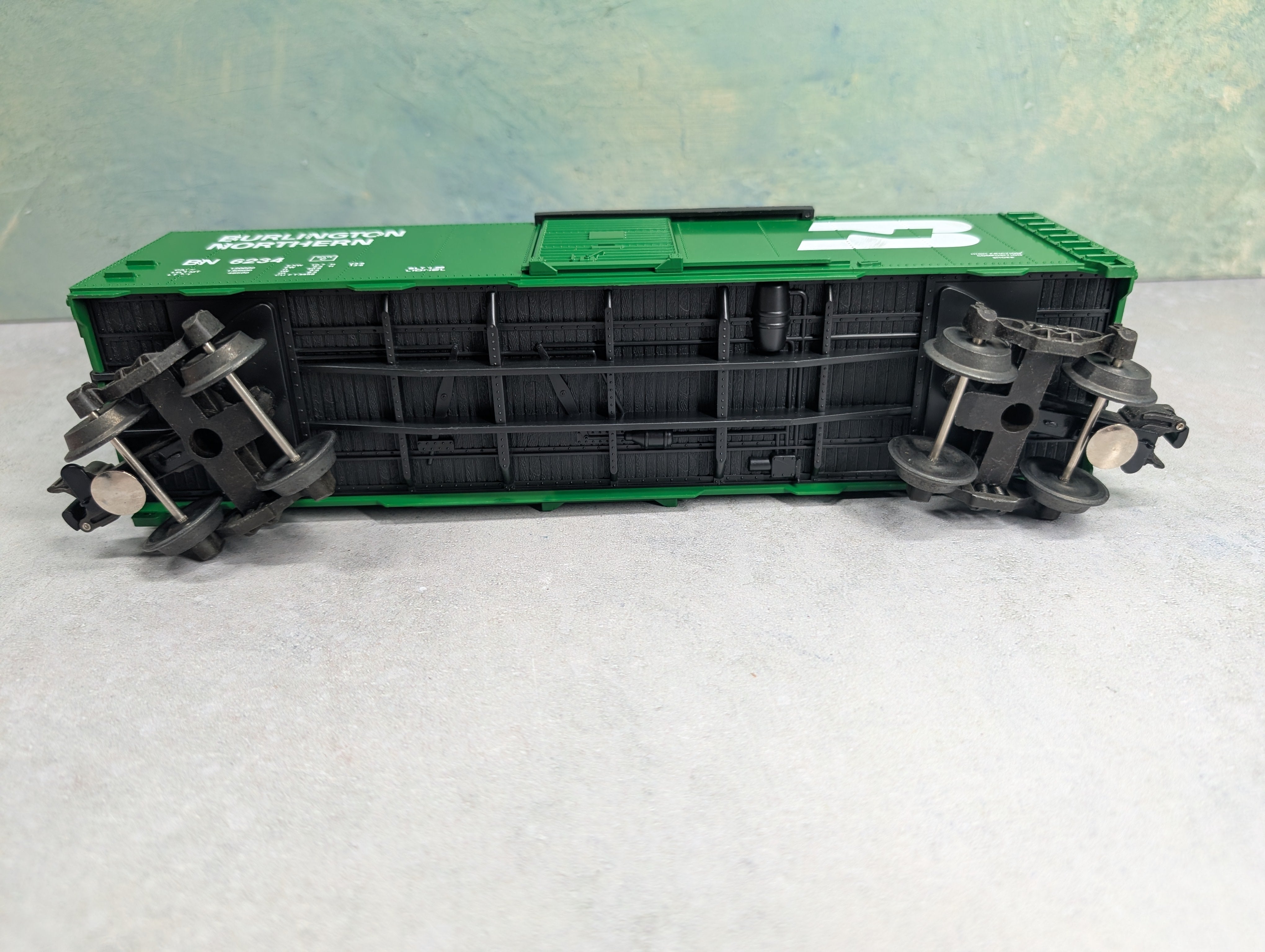 USED Lionel 1583114 O Standard O Box Car Burlington Northern BN #6234