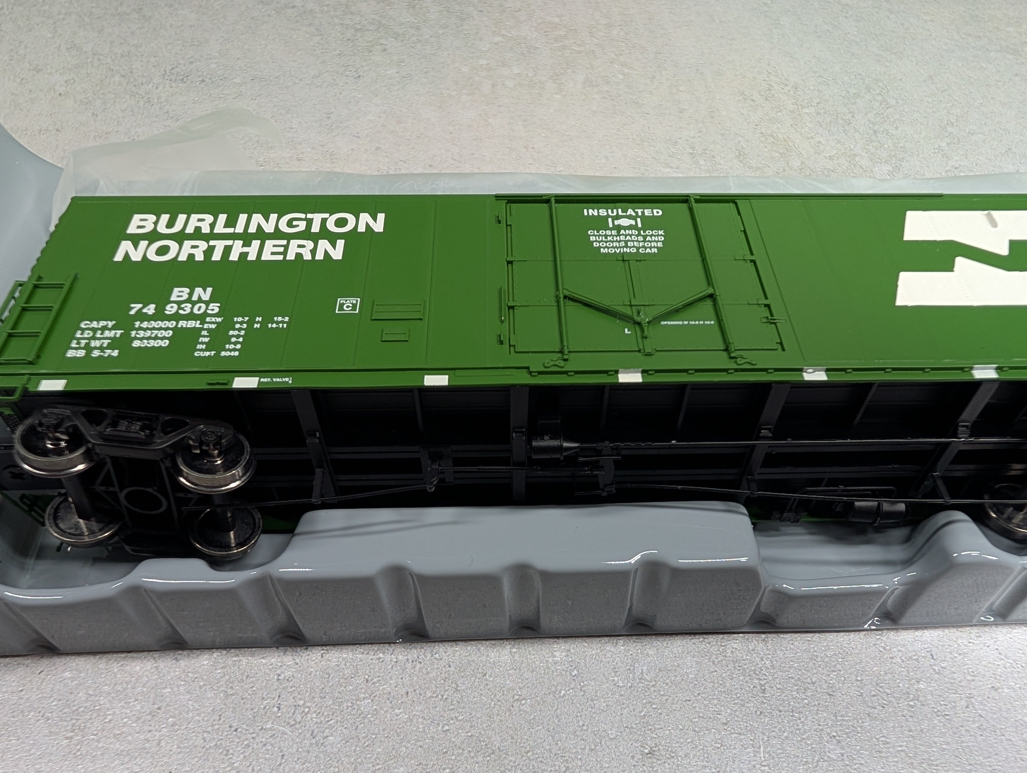 USED Athearn Genesis 63882 HO Scale 50' PC&F Box Car Burlington Northern BN #749305