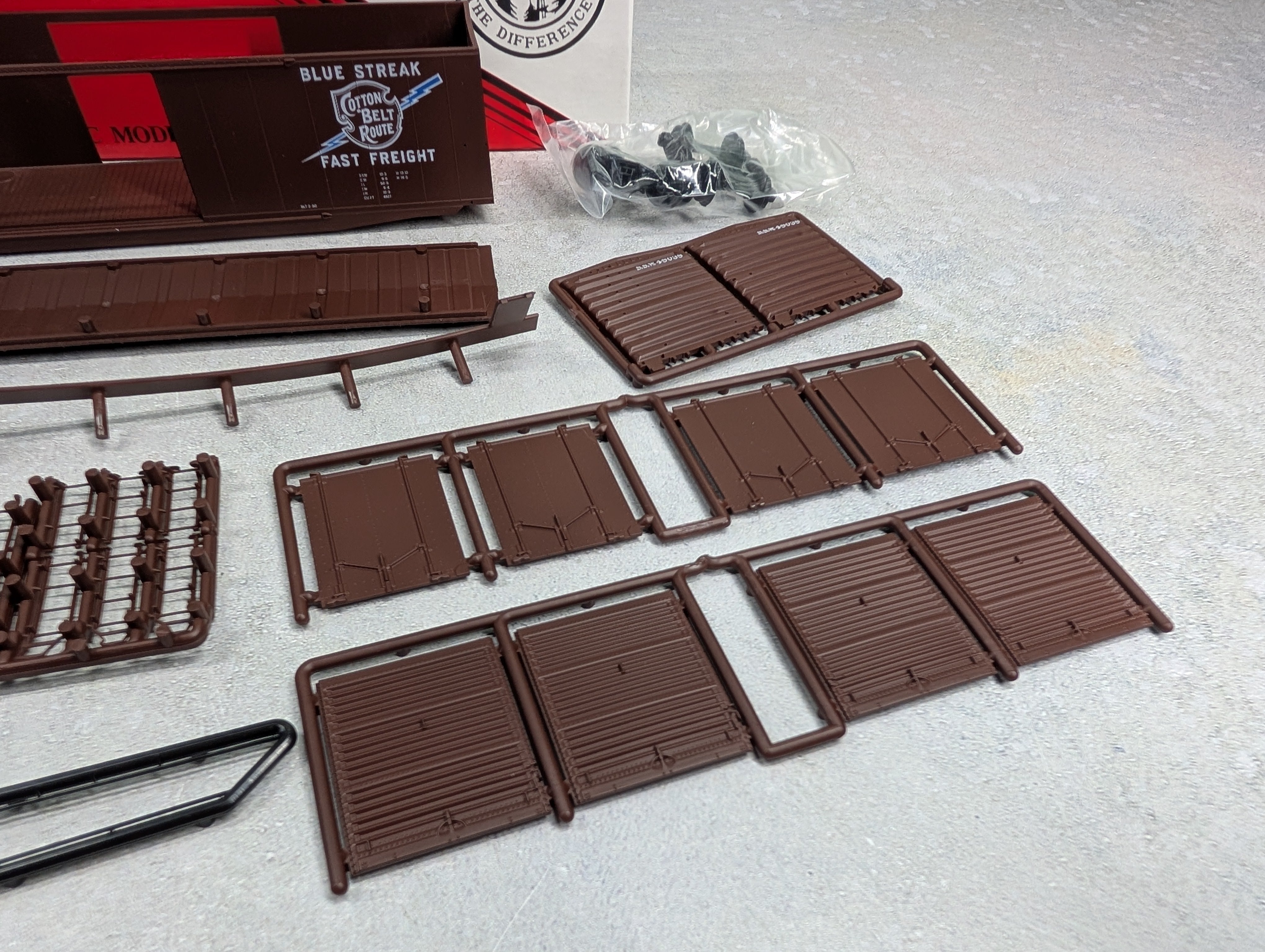 USED Intermountain #40604-06 HO Scale PS-1 50' DD Box Car Cotton Belt SSW #48038 KIT