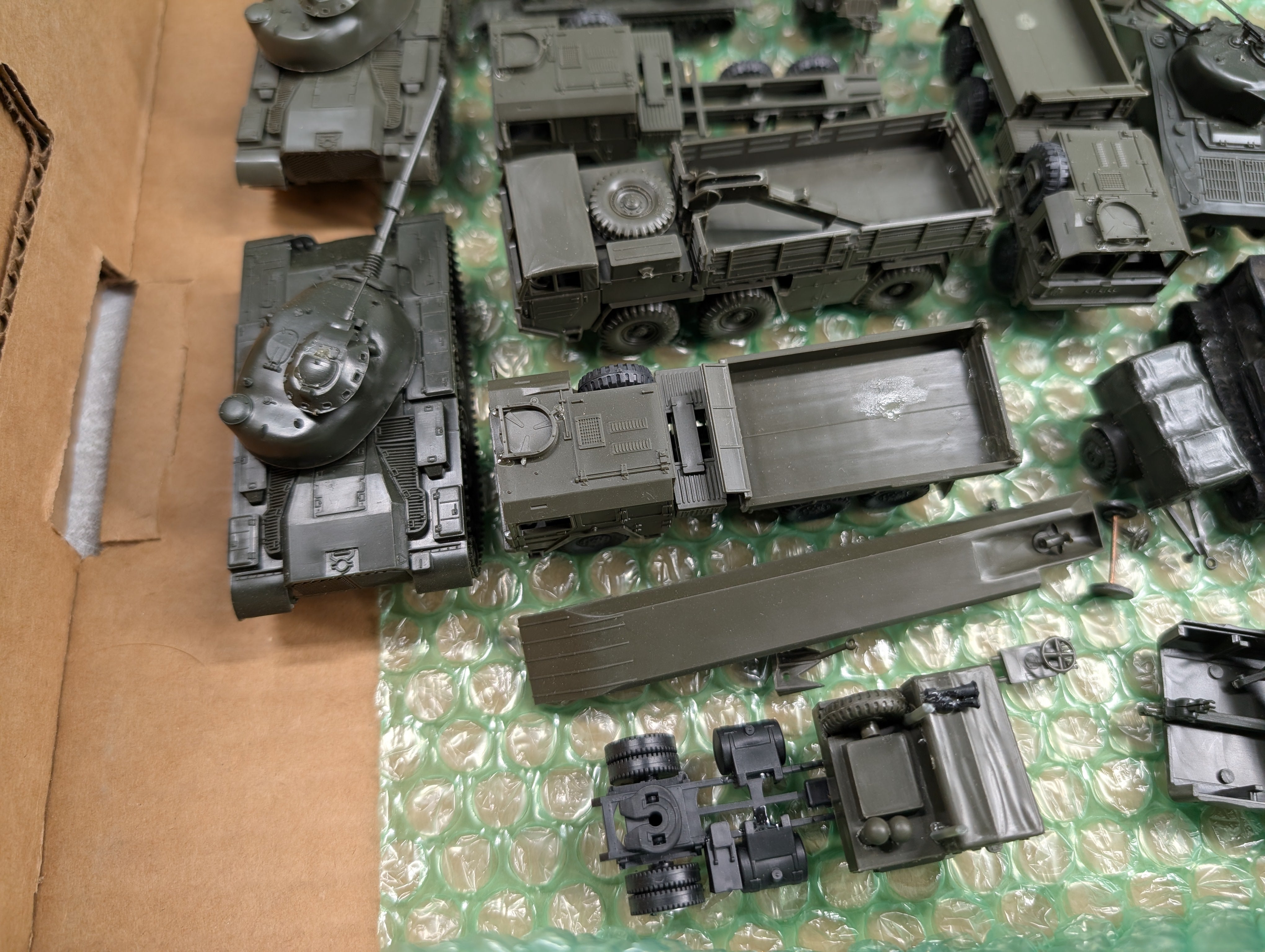 USED Roco HO Scale Lot of Various Army Tank Cars, Vehicles, Parts and more, MiniTanks