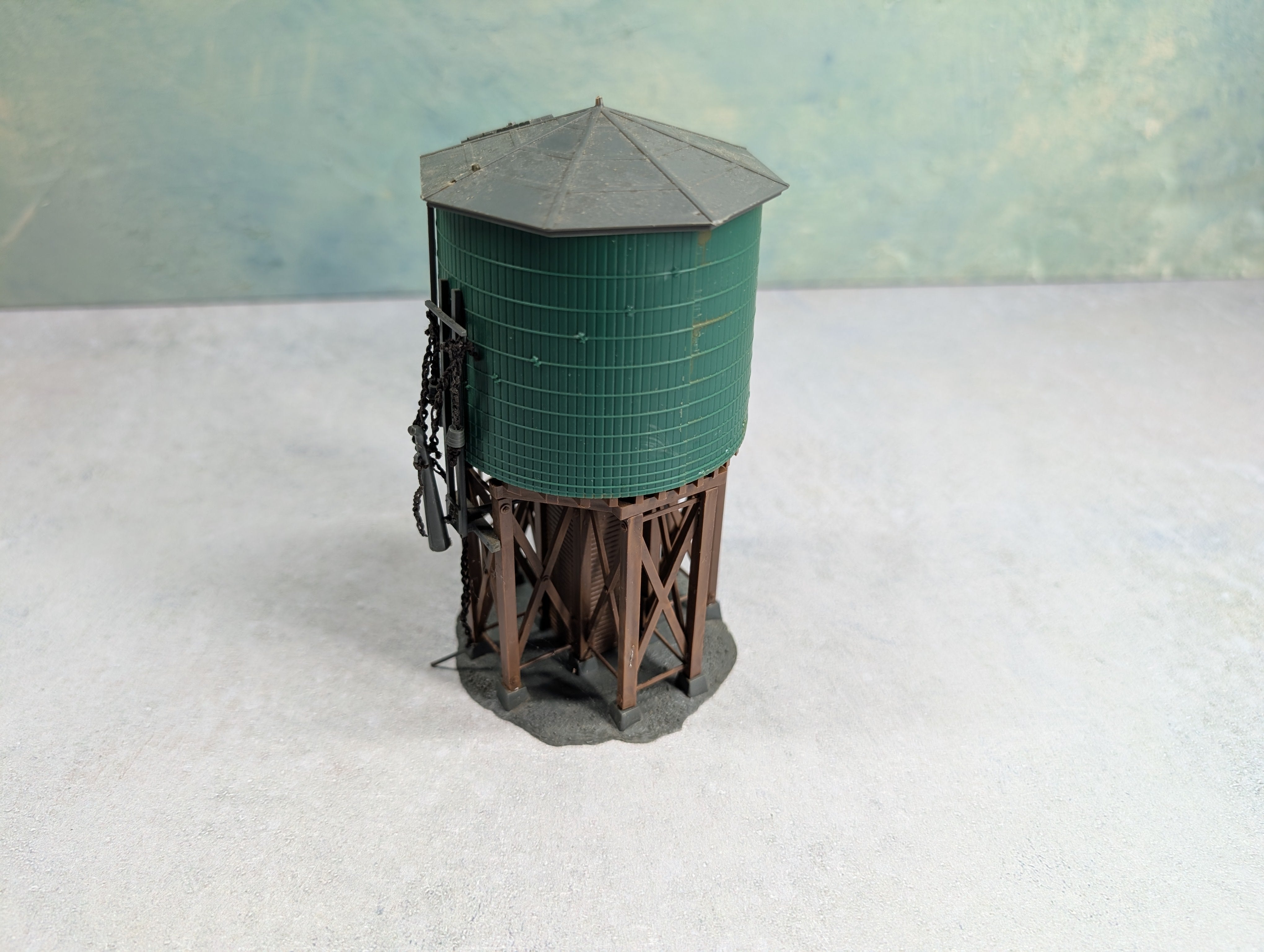 USED HO Scale Green Water Tower