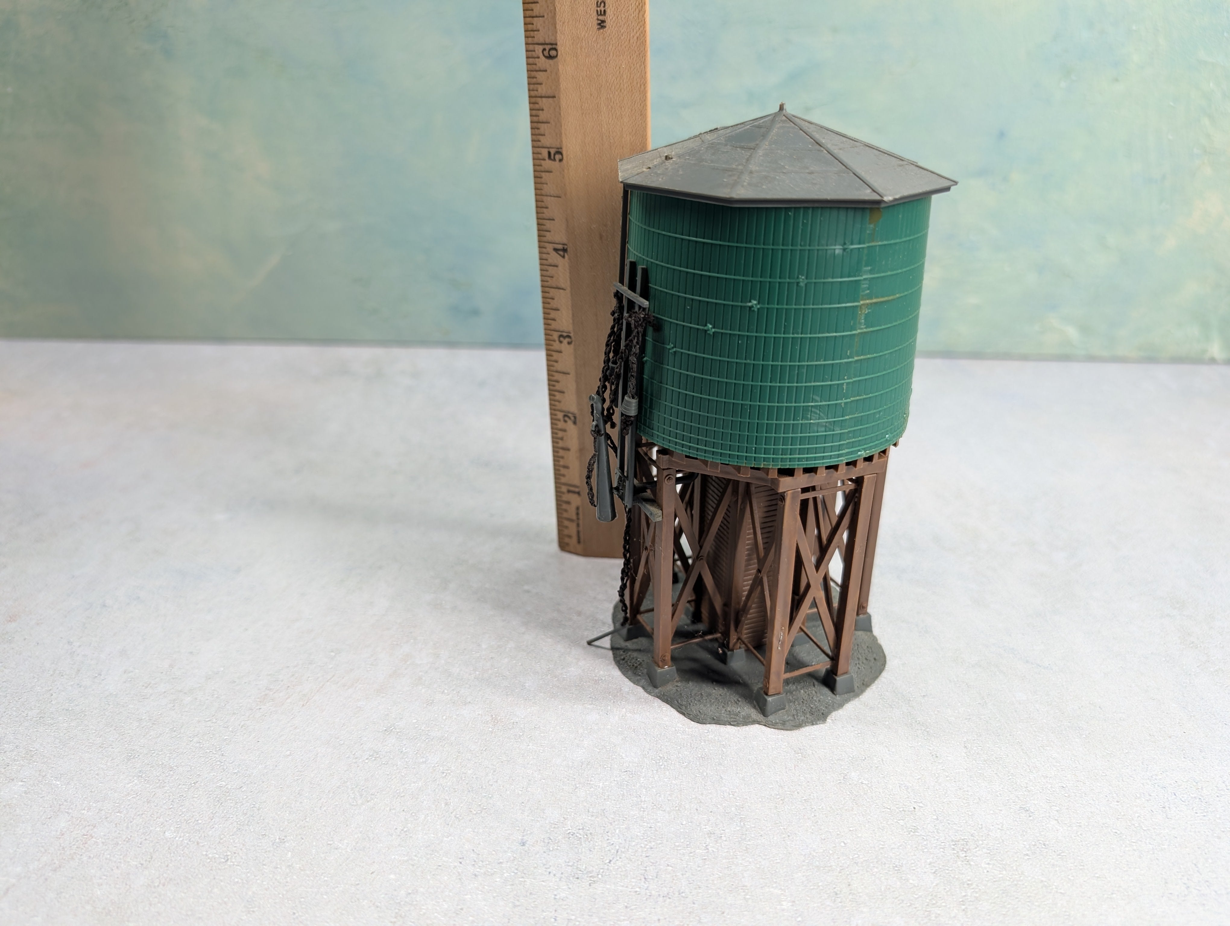 USED HO Scale Green Water Tower