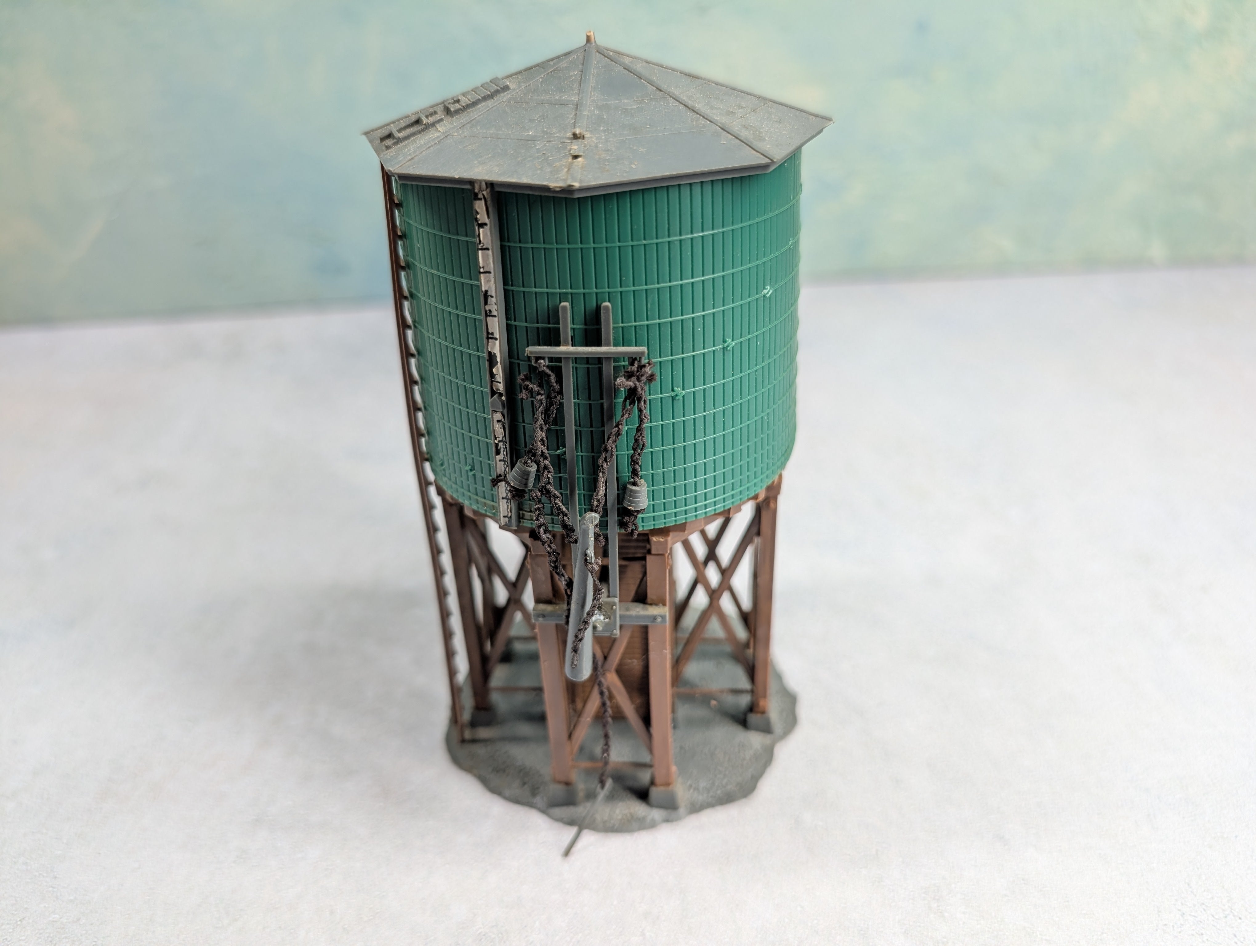 USED HO Scale Green Water Tower