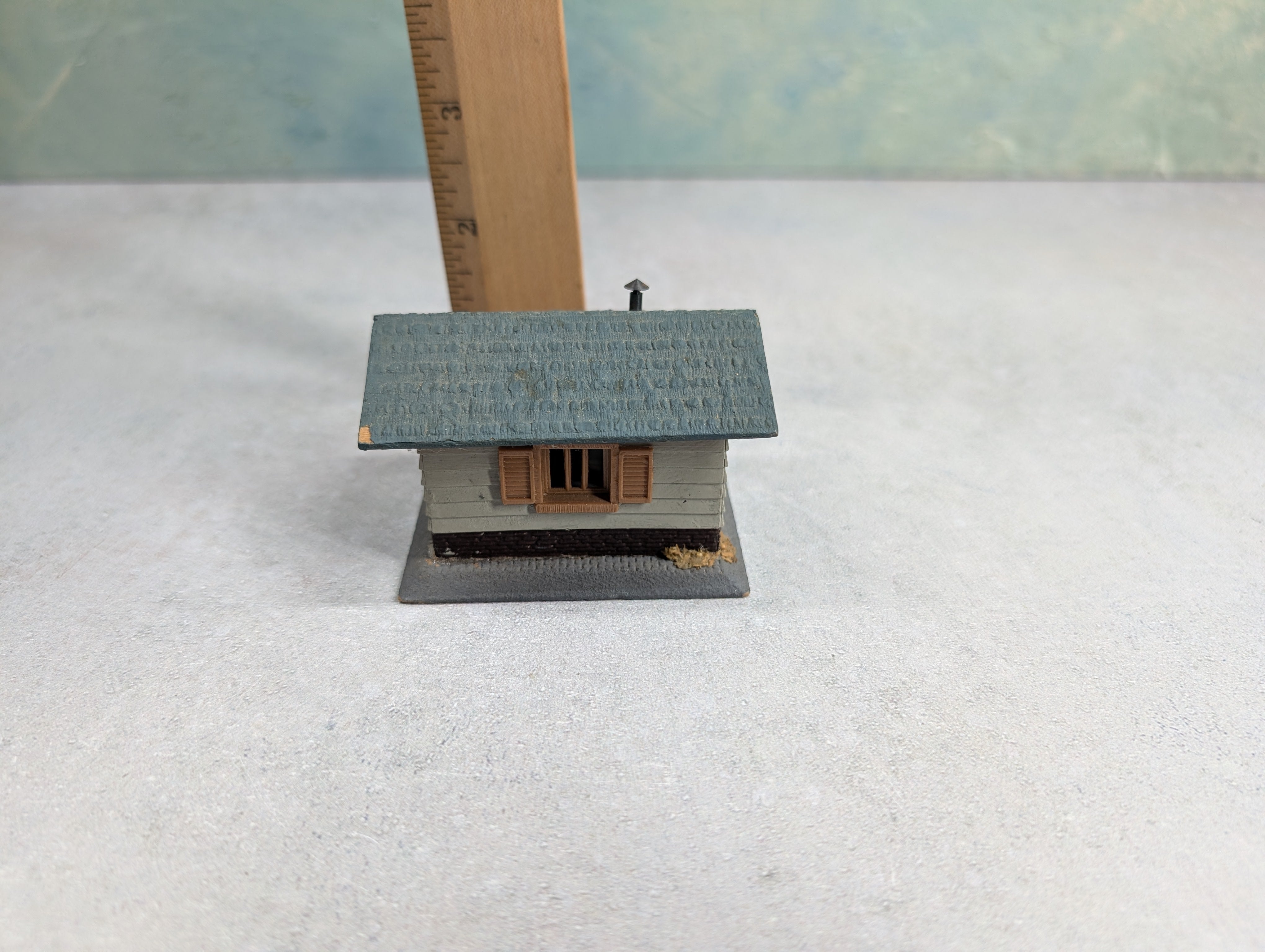 USED HO Scale Tool Shed, Building