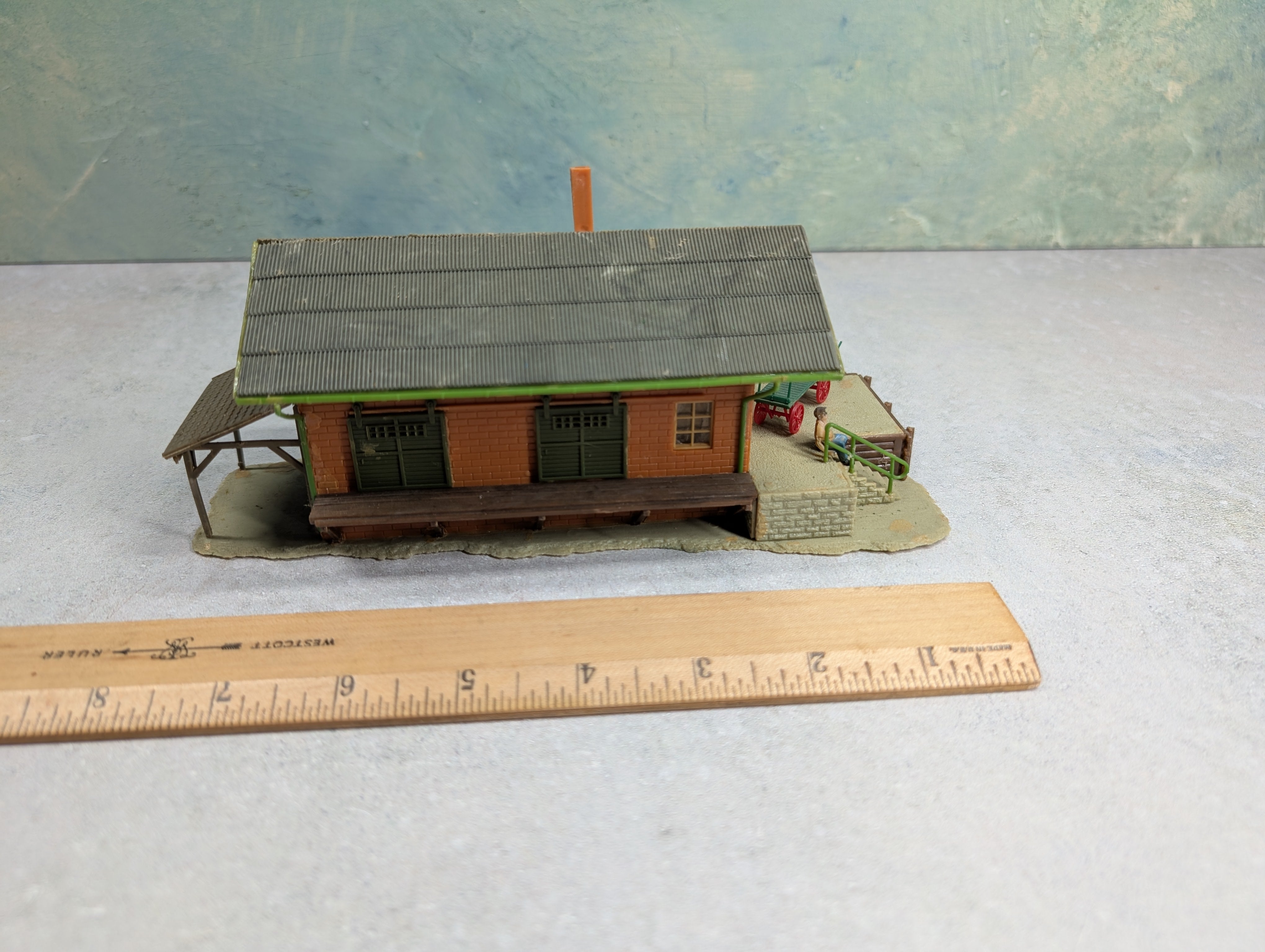 USED Faller HO Scale Newtown Freight Station, Building