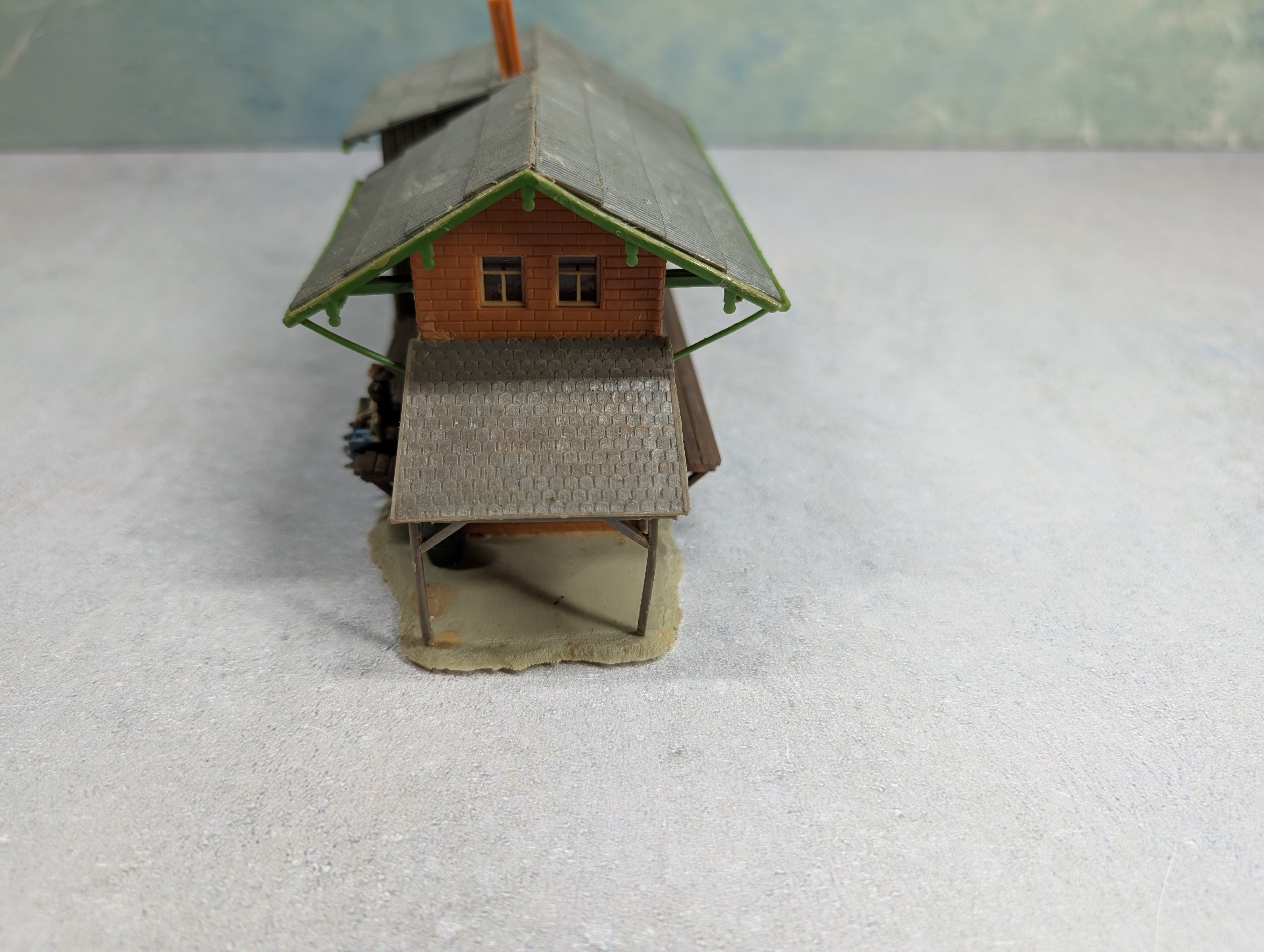 USED Faller HO Scale Newtown Freight Station, Building