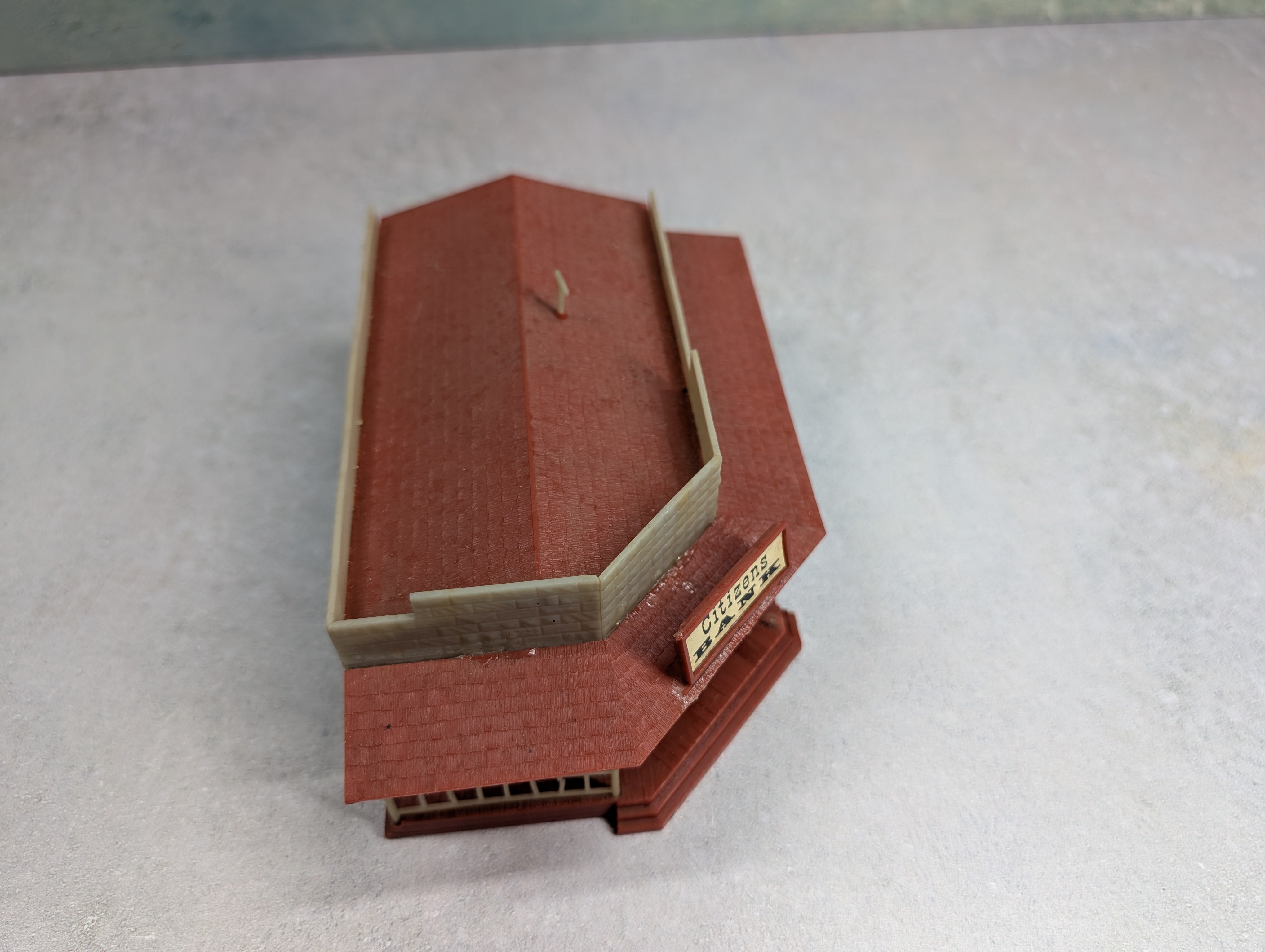 USED HO Scale Citizens Bank, Corner Store Front