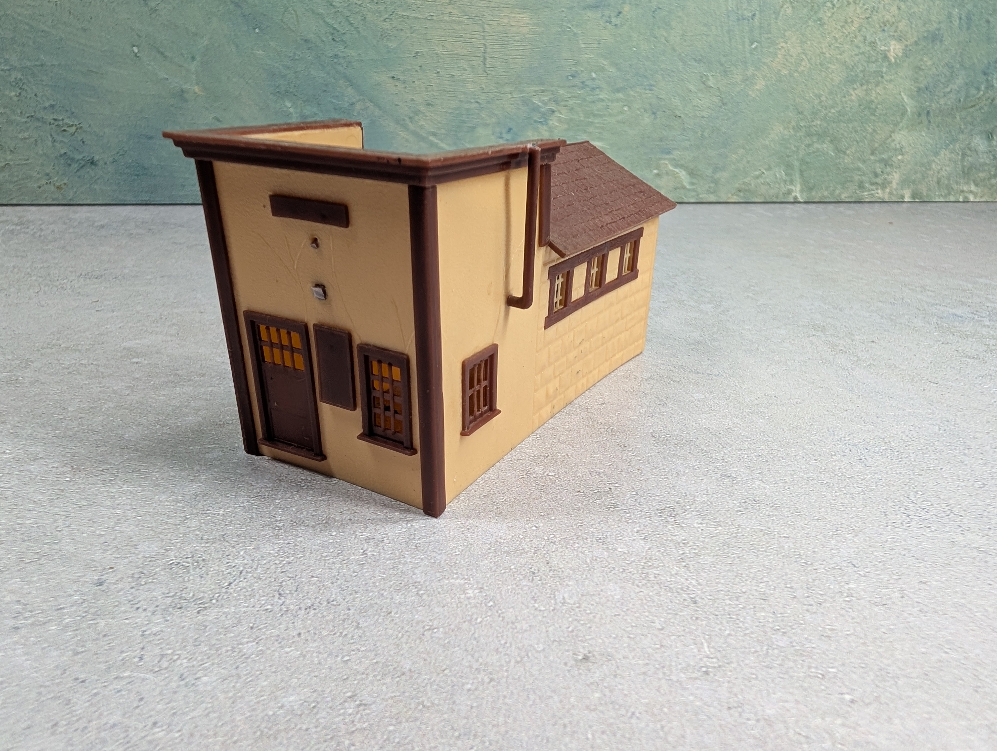 USED HO Scale Western Office