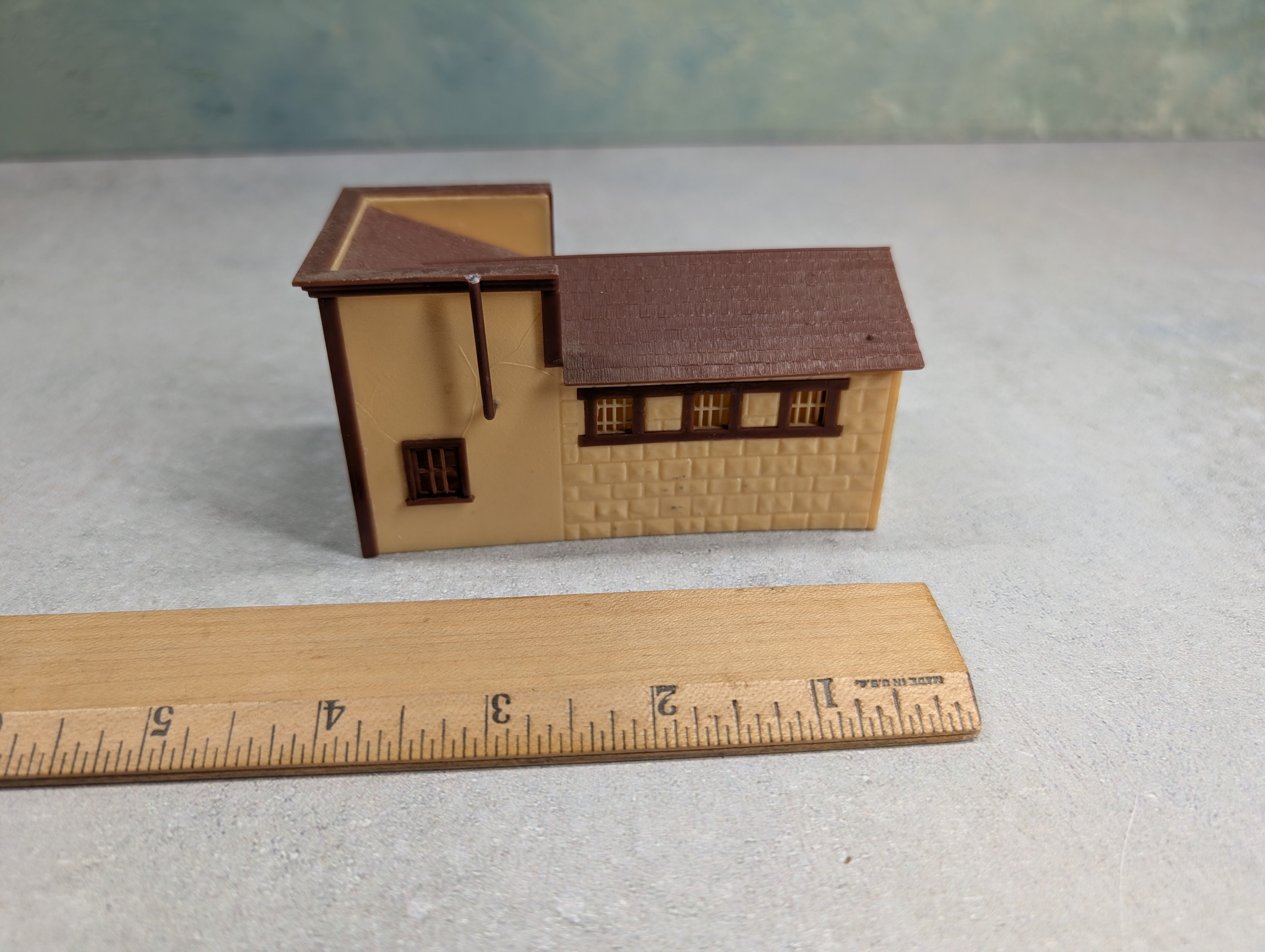 USED HO Scale Western Office