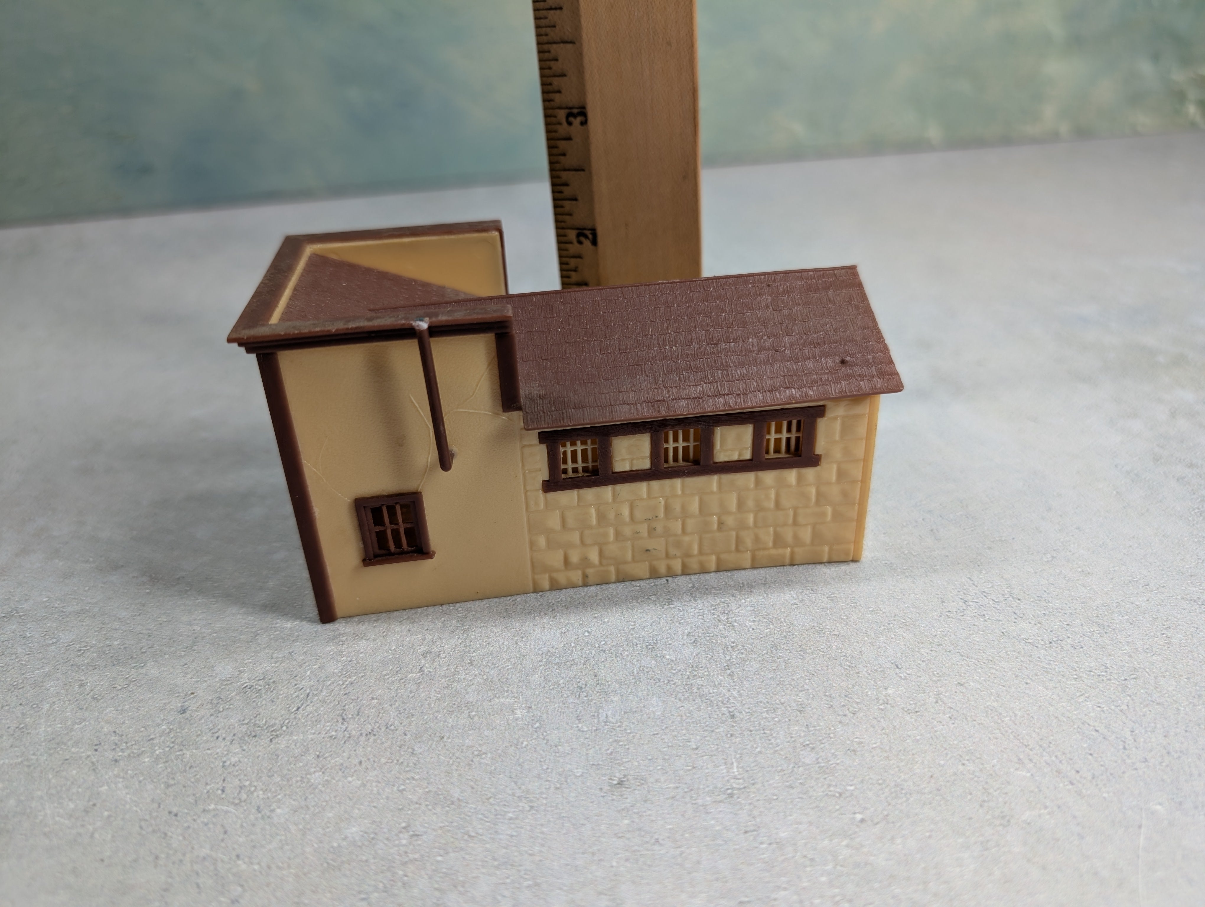 USED HO Scale Western Office