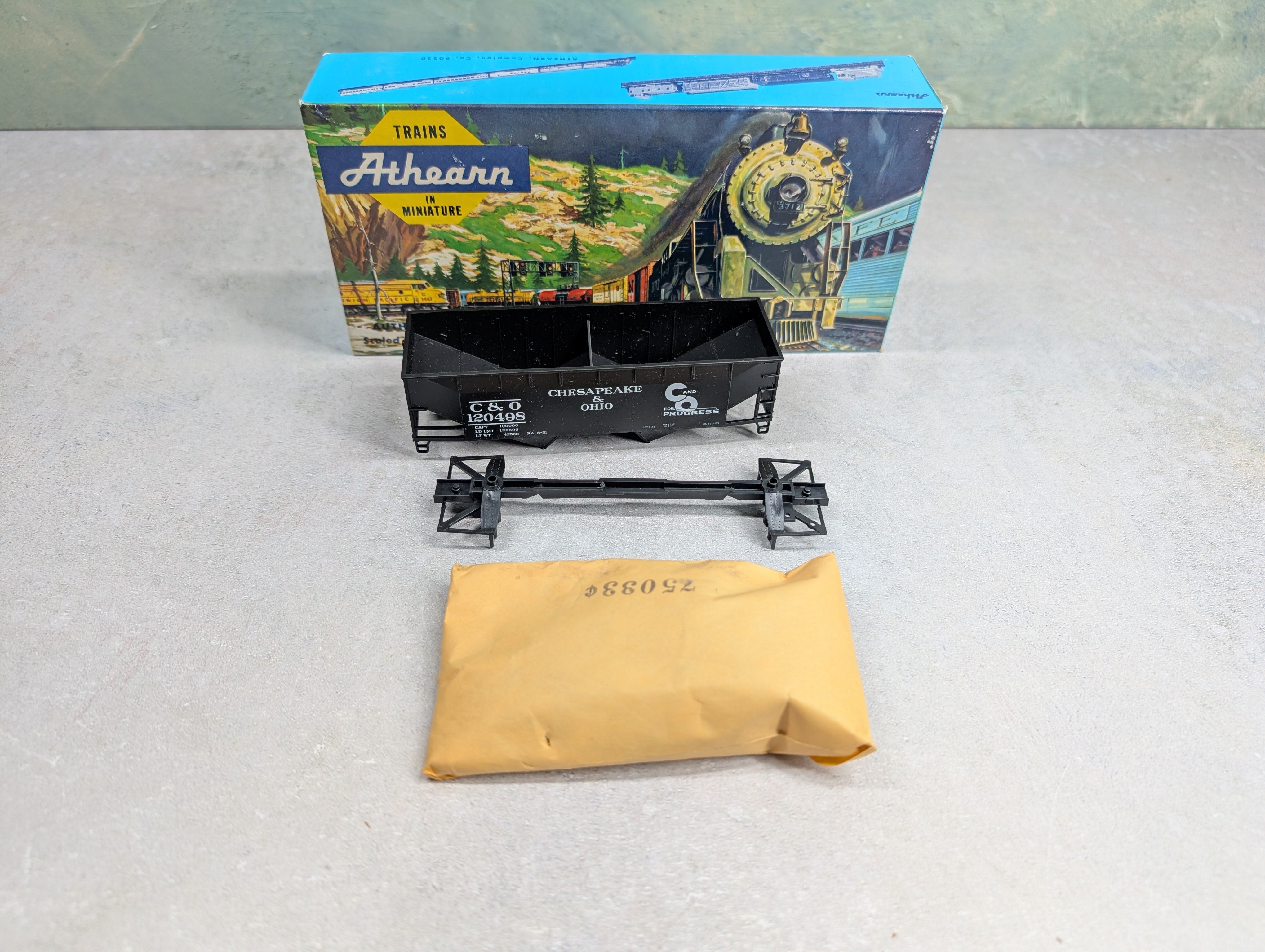 USED Athearn HO Scale 2 Bay Hopper Chesapeake and Ohio C&O #120498 KIT