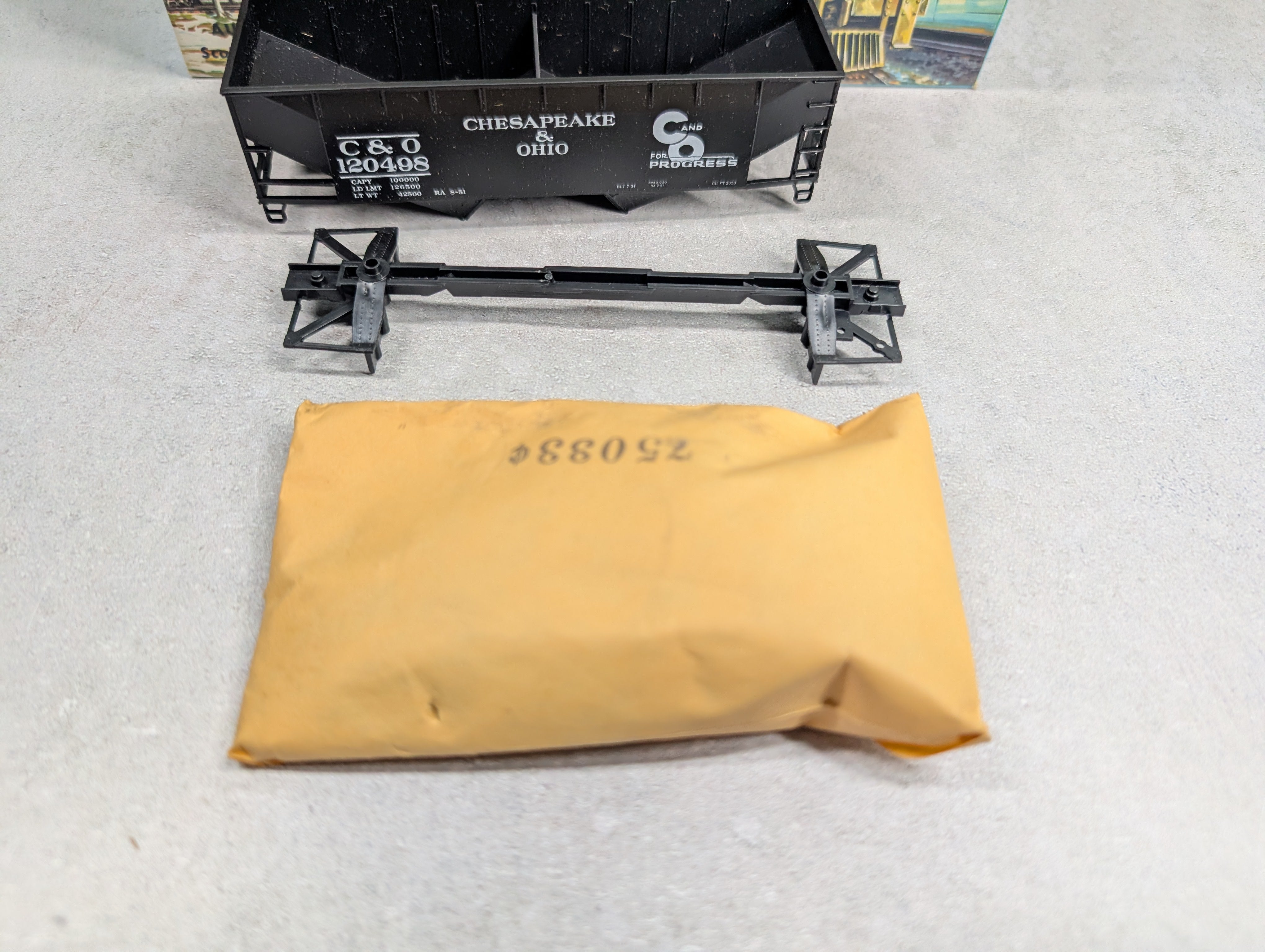 USED Athearn HO Scale 2 Bay Hopper Chesapeake and Ohio C&O #120498 KIT