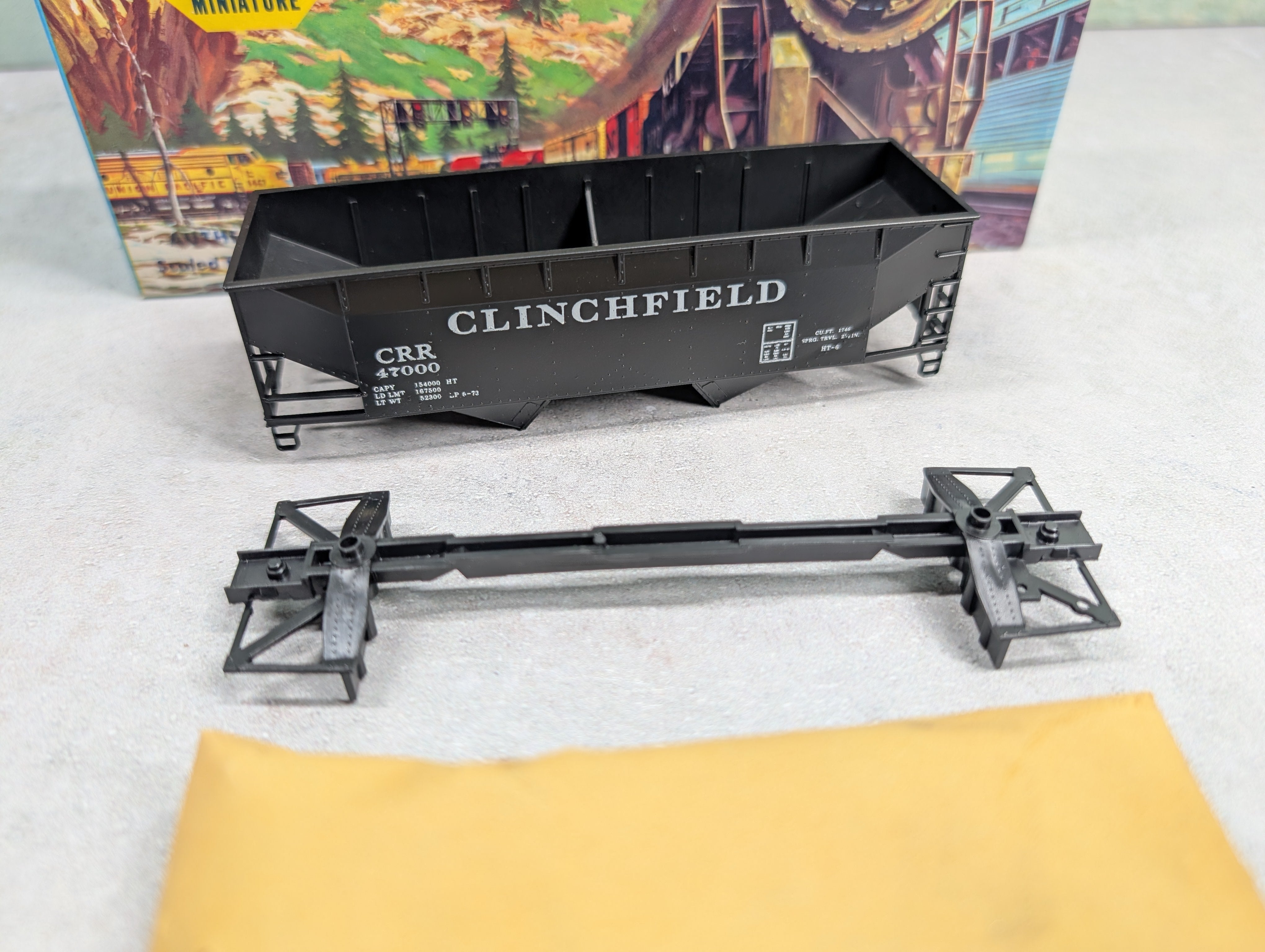 USED Athearn 1375 HO Scale 2-Bay Flat-End Hopper Clinchfield CRR #47000 Bev-Bel KIT
