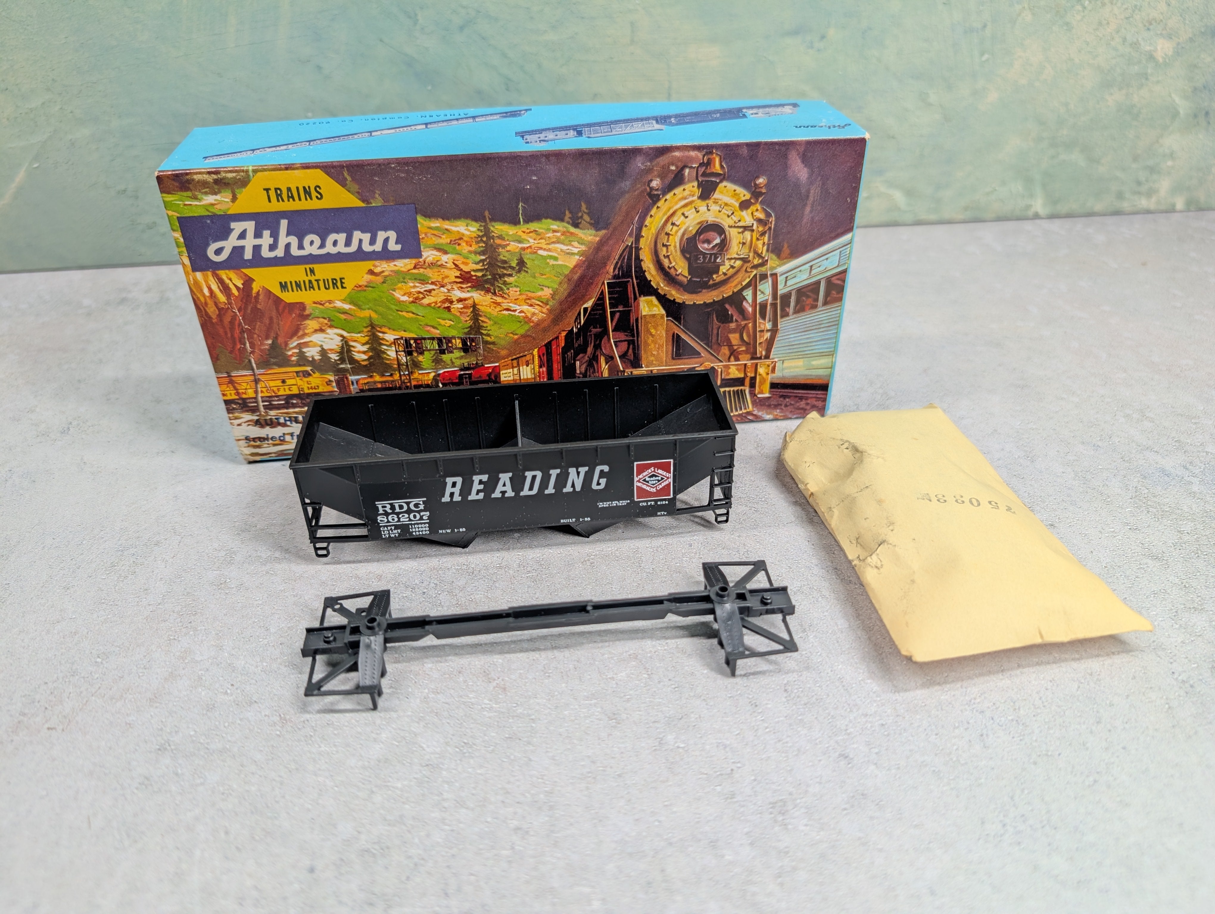 USED Athearn HO Scale 2-Bay Flat-End Hopper Reading RDG #86207 Bev-Bel KIT