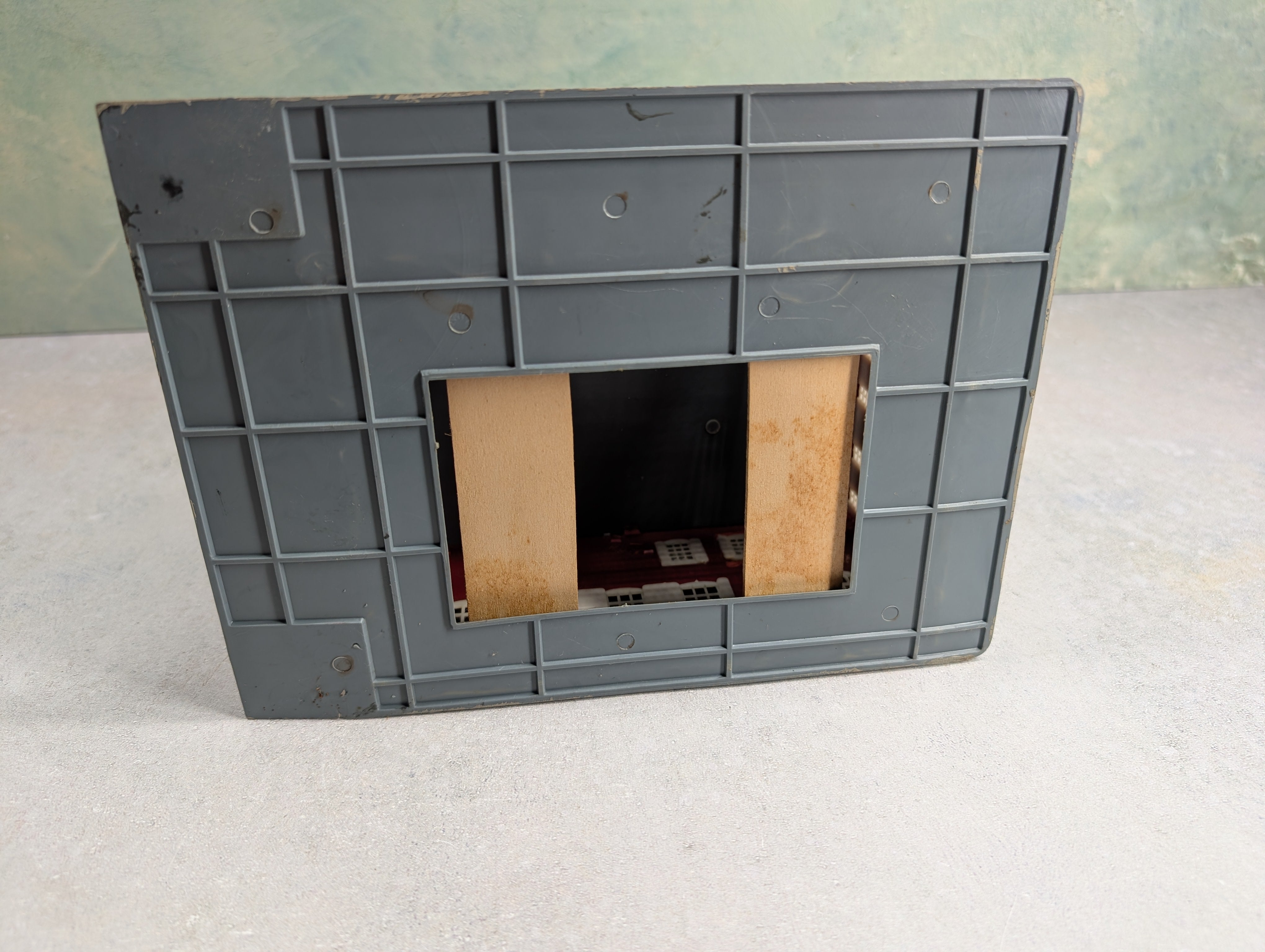 USED HO Scale Large Brick Building