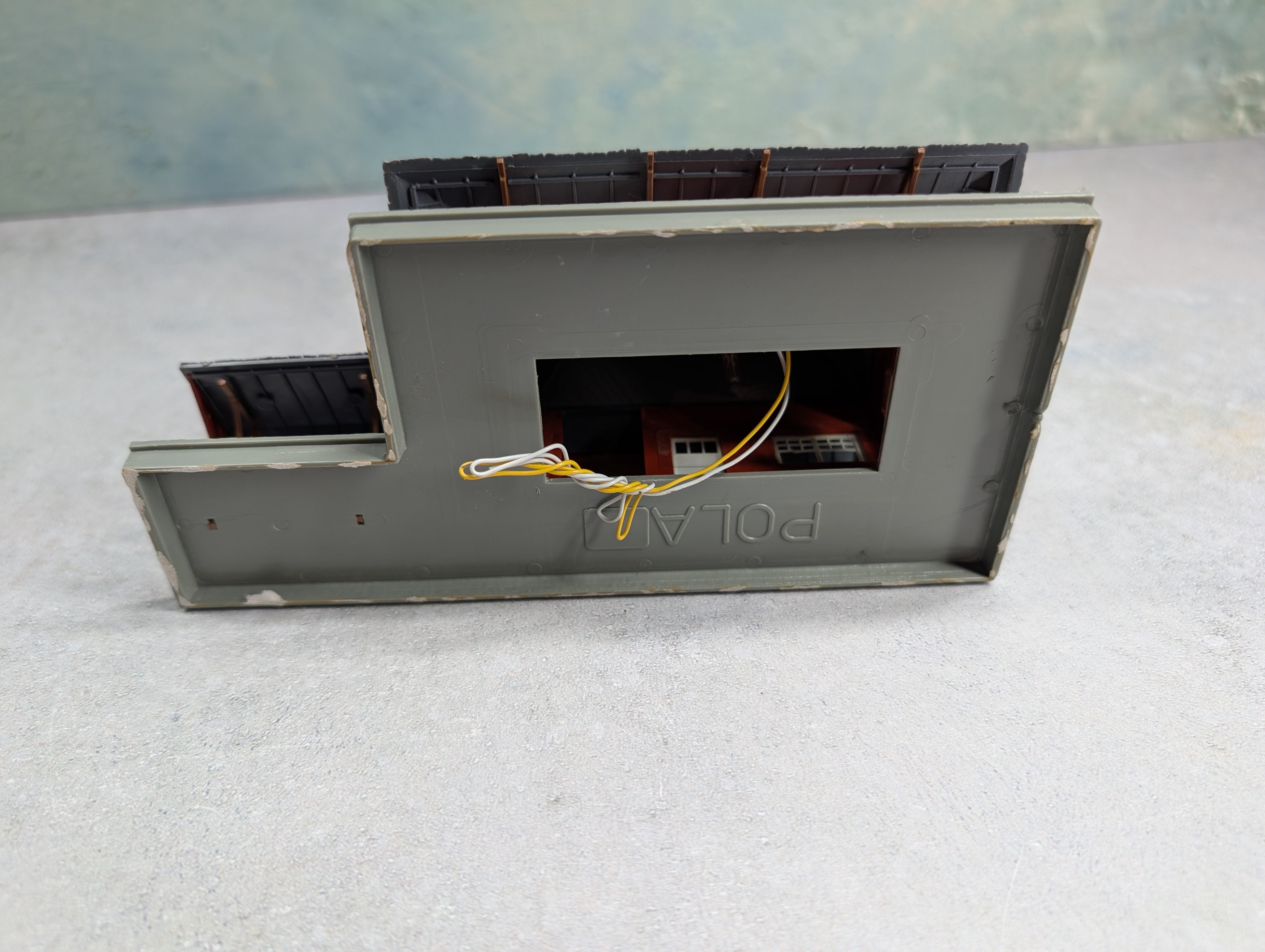 USED Pola HO Scale Freight Station