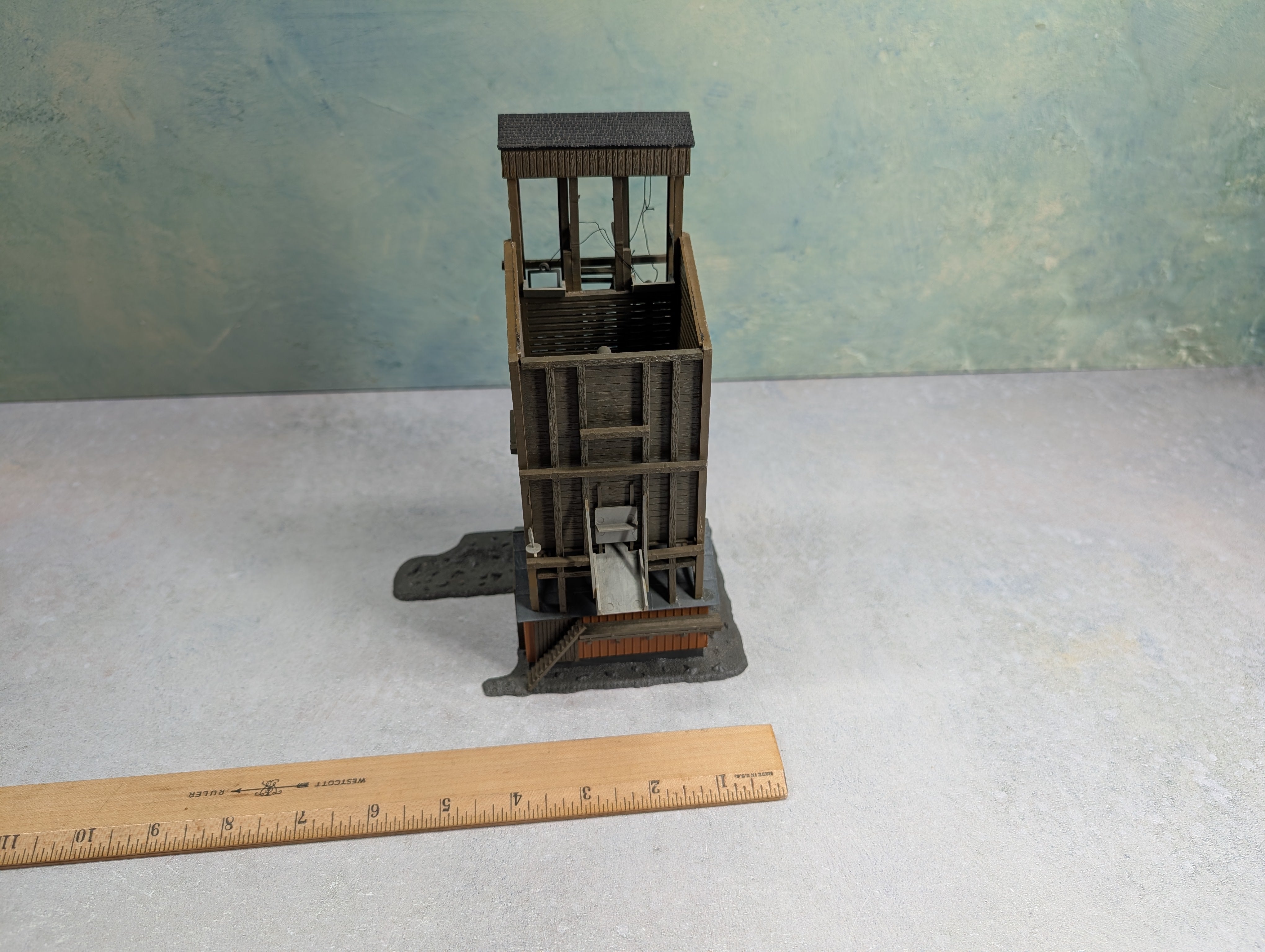 USED Pola HO Scale Track Side Coaling Station