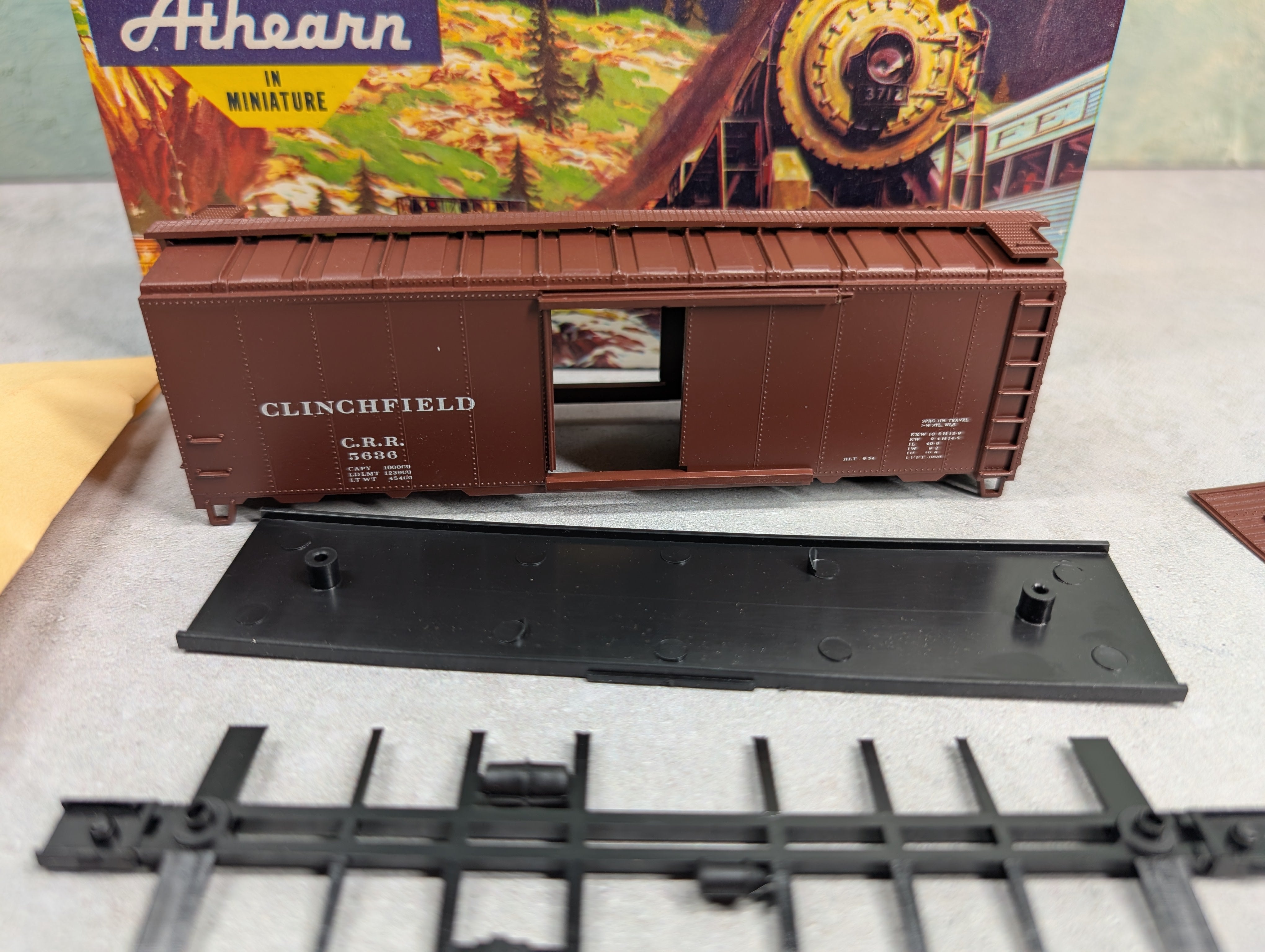 USED Athearn HO Scale 40' Box Car Clinchfield CRR #5636 Bev-Bel KIT
