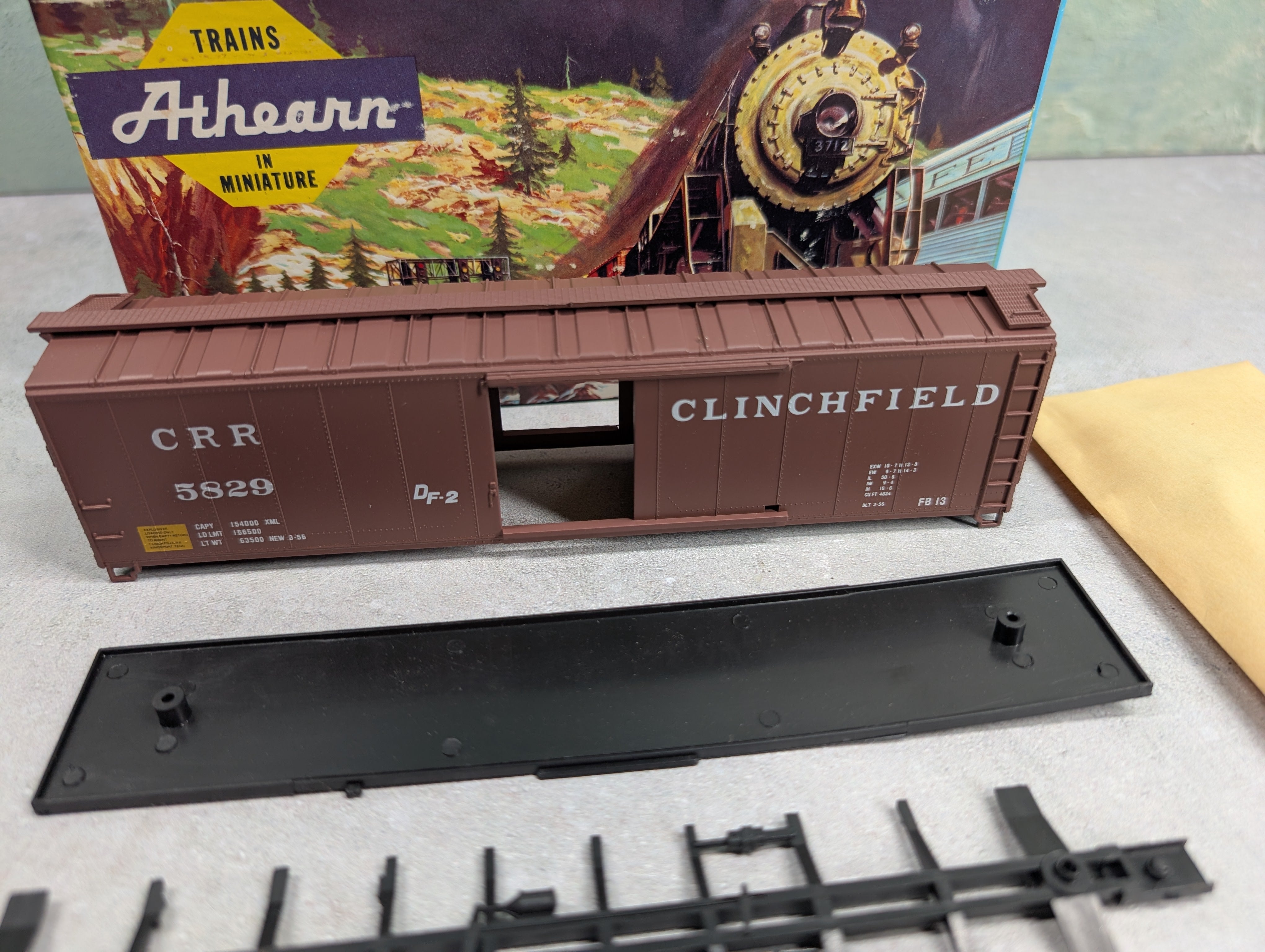 USED Athearn HO Scale 50' Box Car Clinchfield CRR #5829 RailRunner KIT