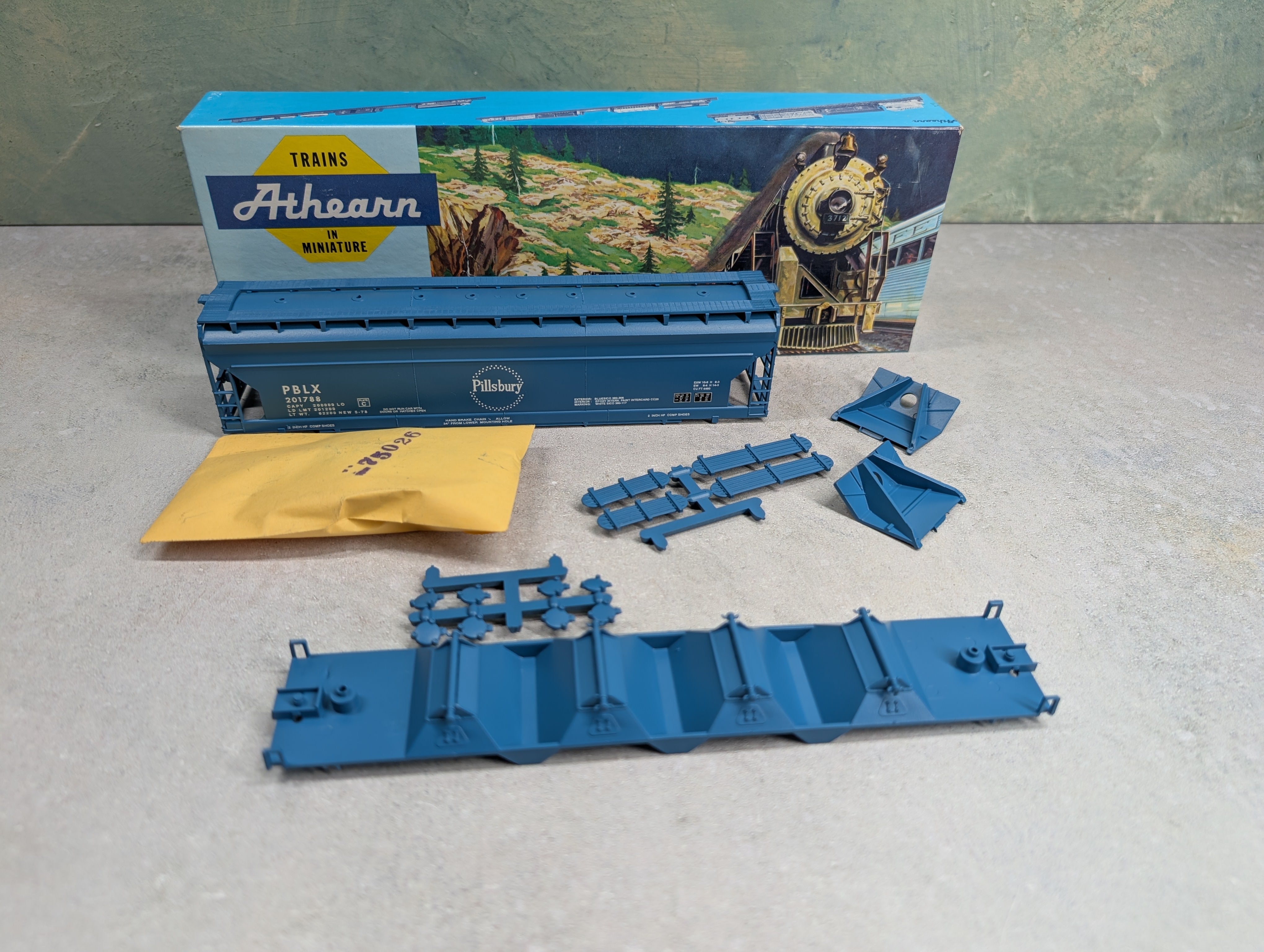 USED Athearn 1966 HO Scale 55' ACF Center-Flow Hopper Pillsbury PBLX #201788 Bev-Bel, Circle Dot Herald KIT