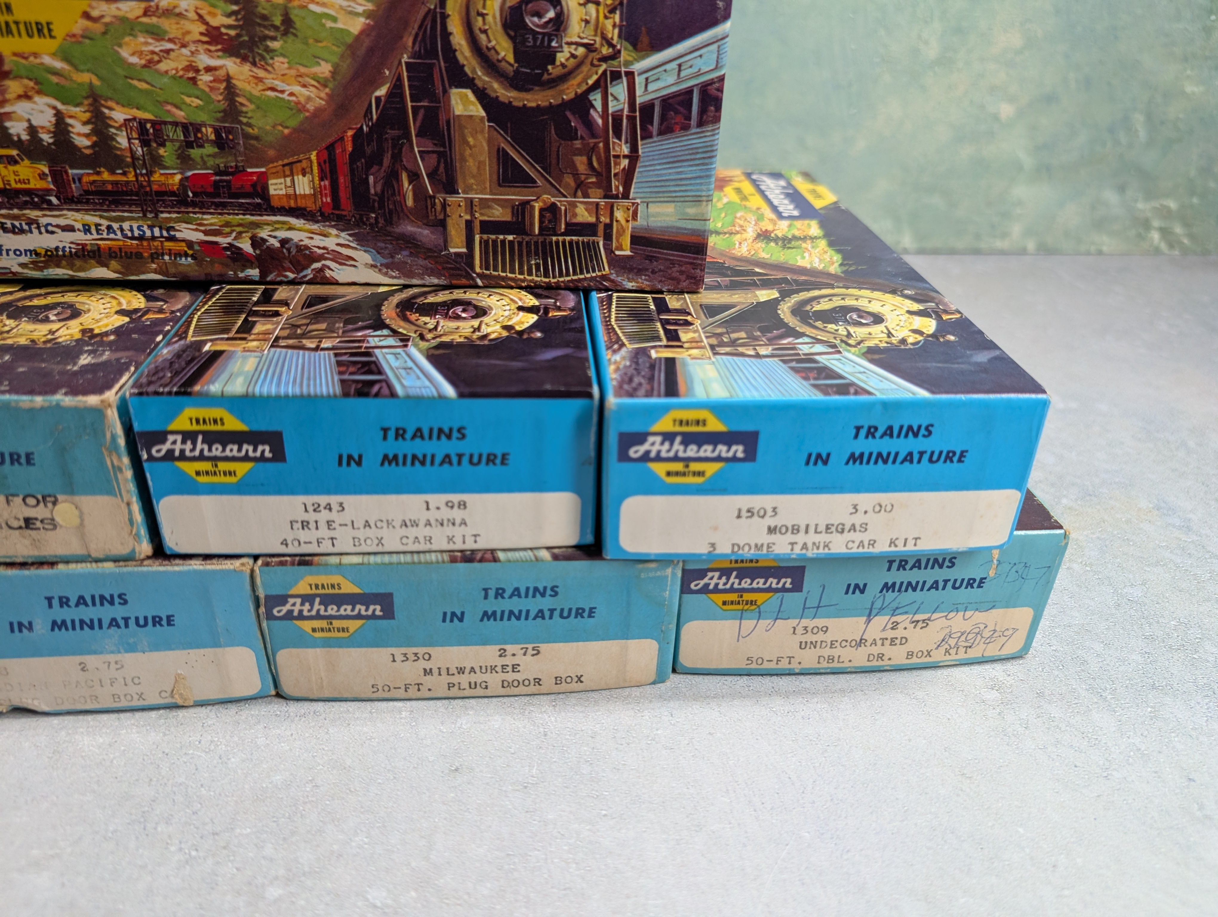 USED Athearn HO Scale Empty Boxes For Storage (8 pcs)