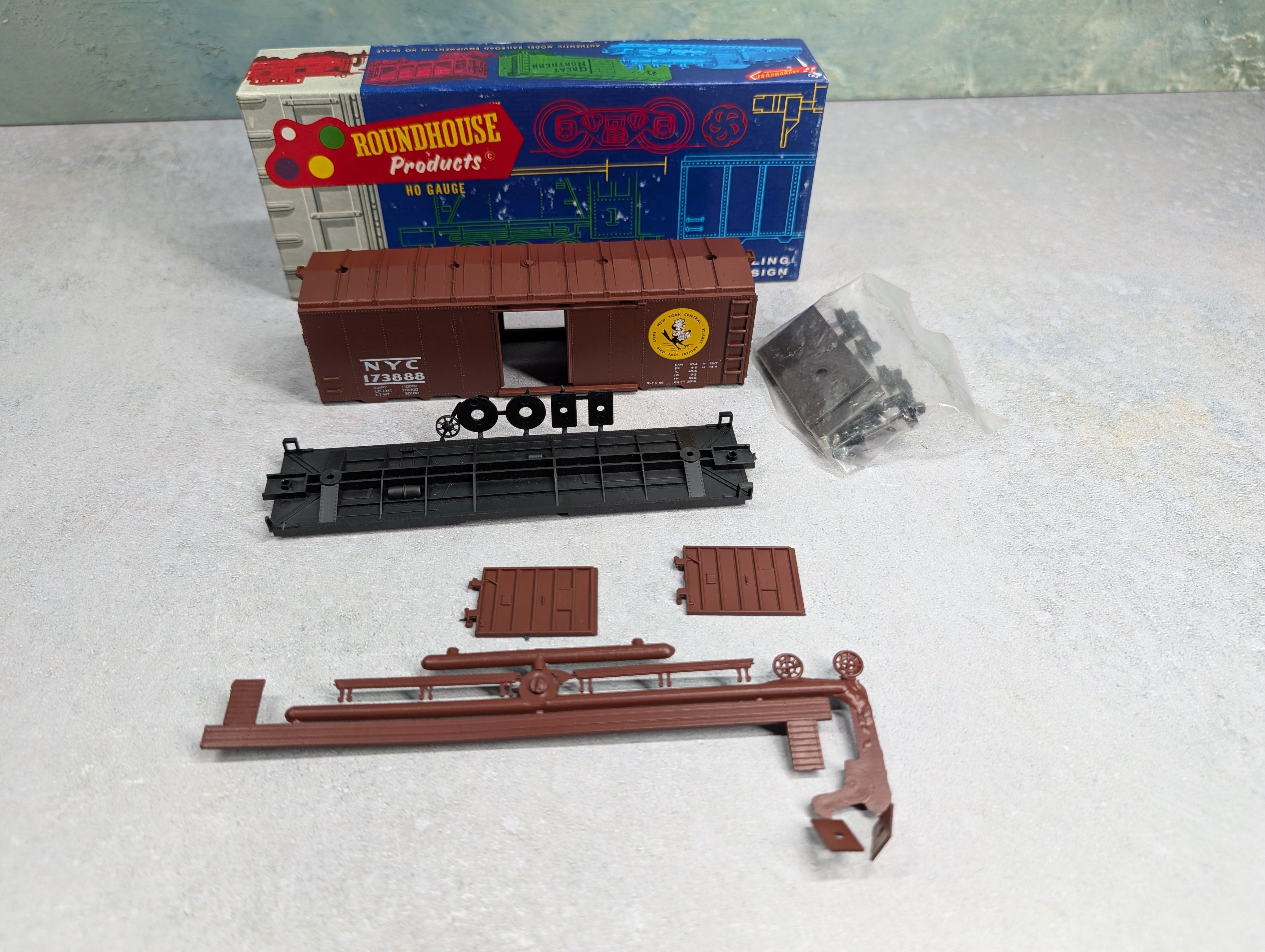USED Roundhouse 2041 HO Scale 40' Box Car New York Central NYC #173888 Early Bird KIT