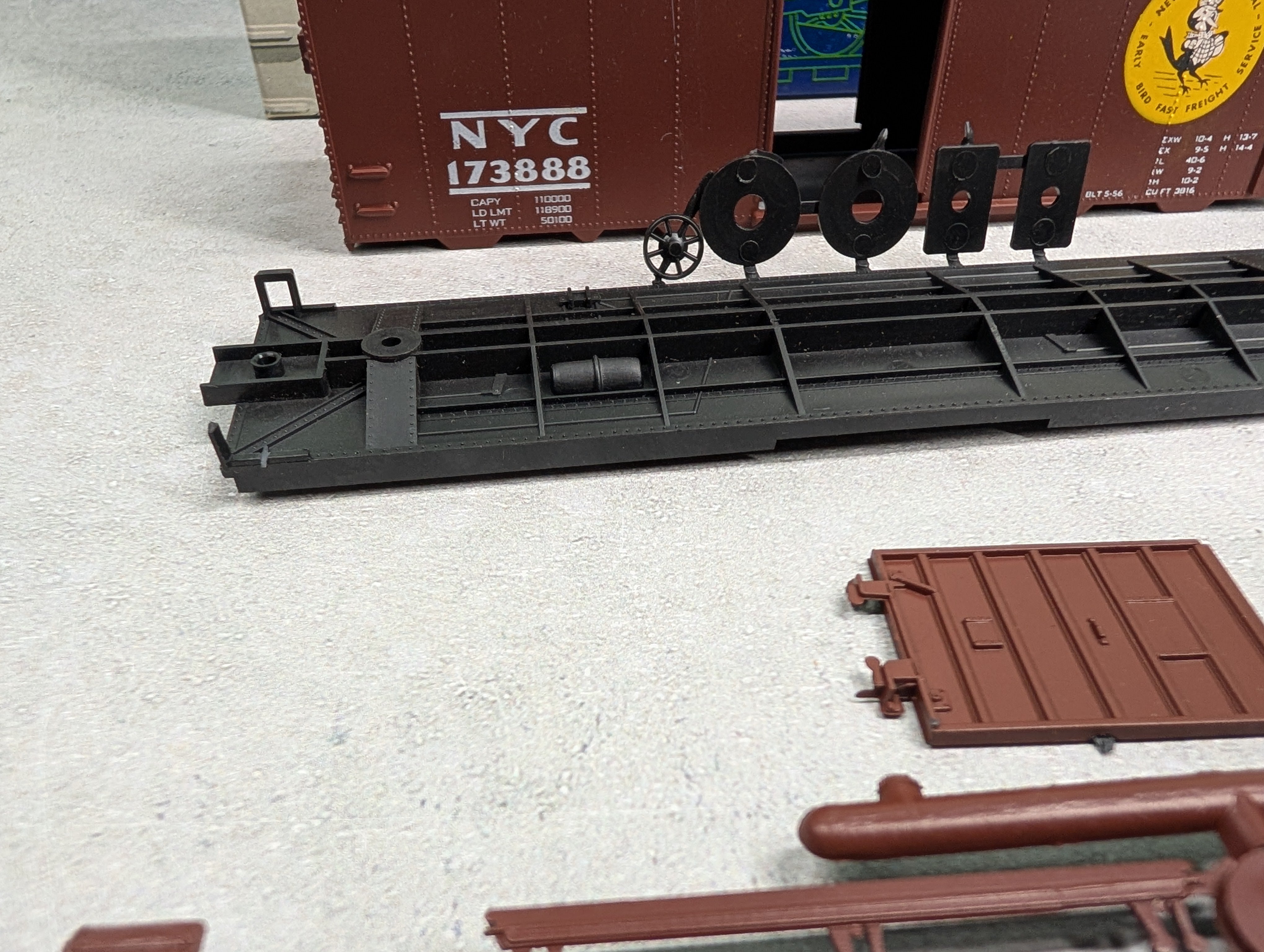 USED Roundhouse 2041 HO Scale 40' Box Car New York Central NYC #173888 Early Bird KIT