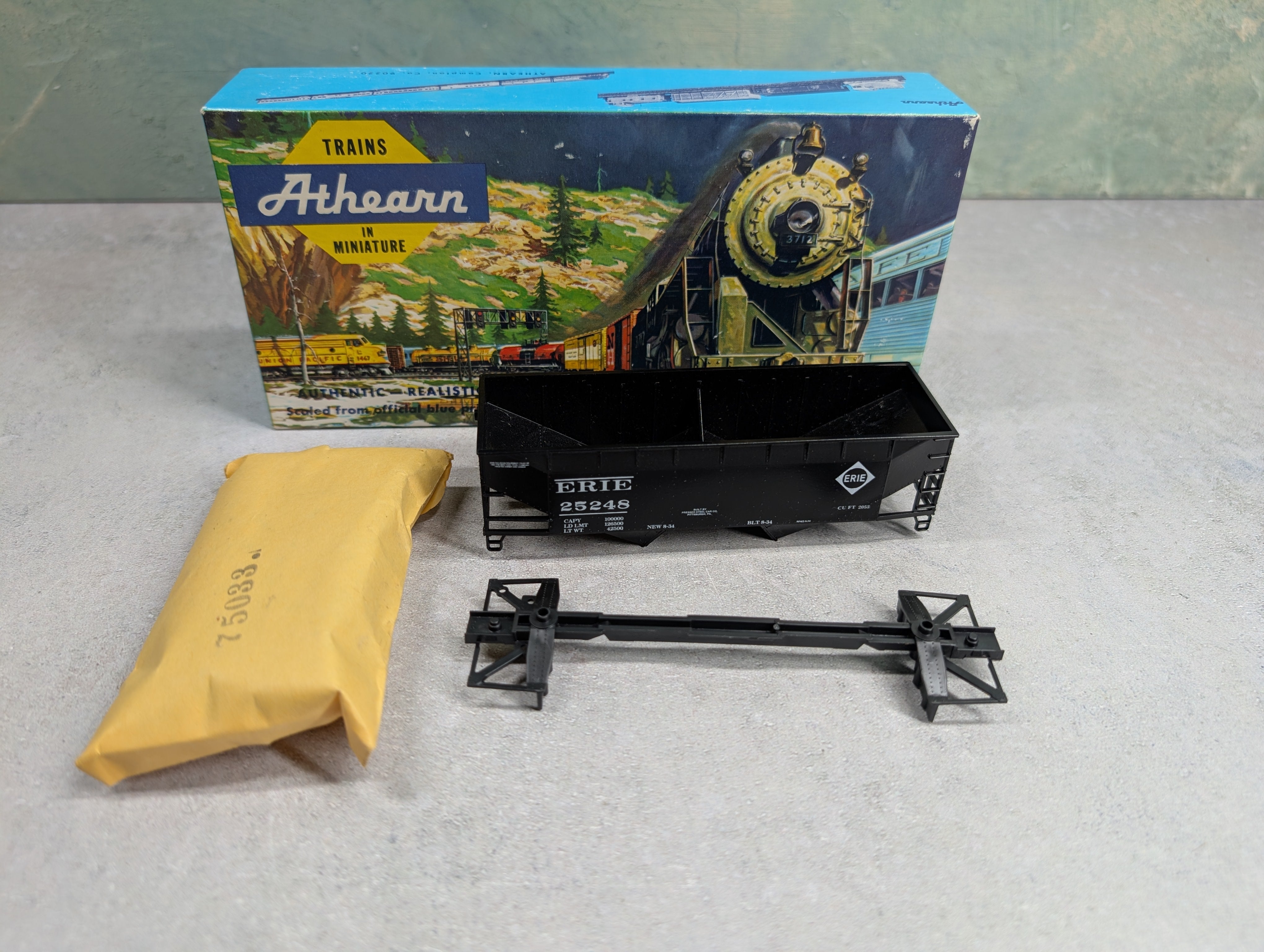 USED Athearn 5407 HO Scale 2-Bay 34' Hopper Erie #25248 KIT