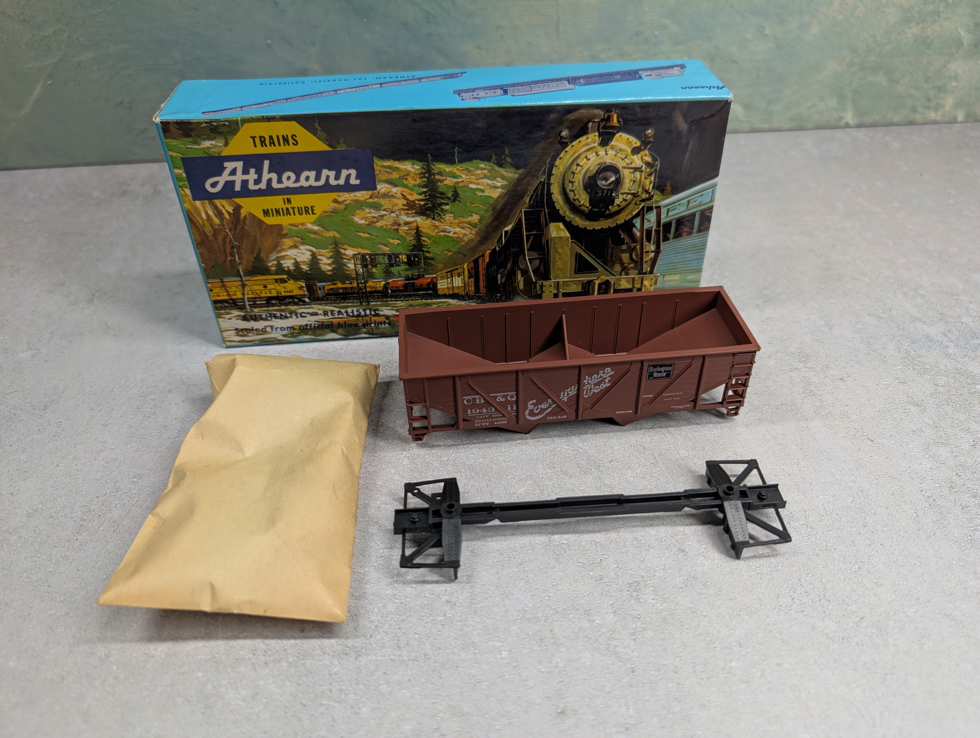 USED Athearn 5422 HO Scale 34' Composite Side Hopper Burlington CB&Q #194311 KIT
