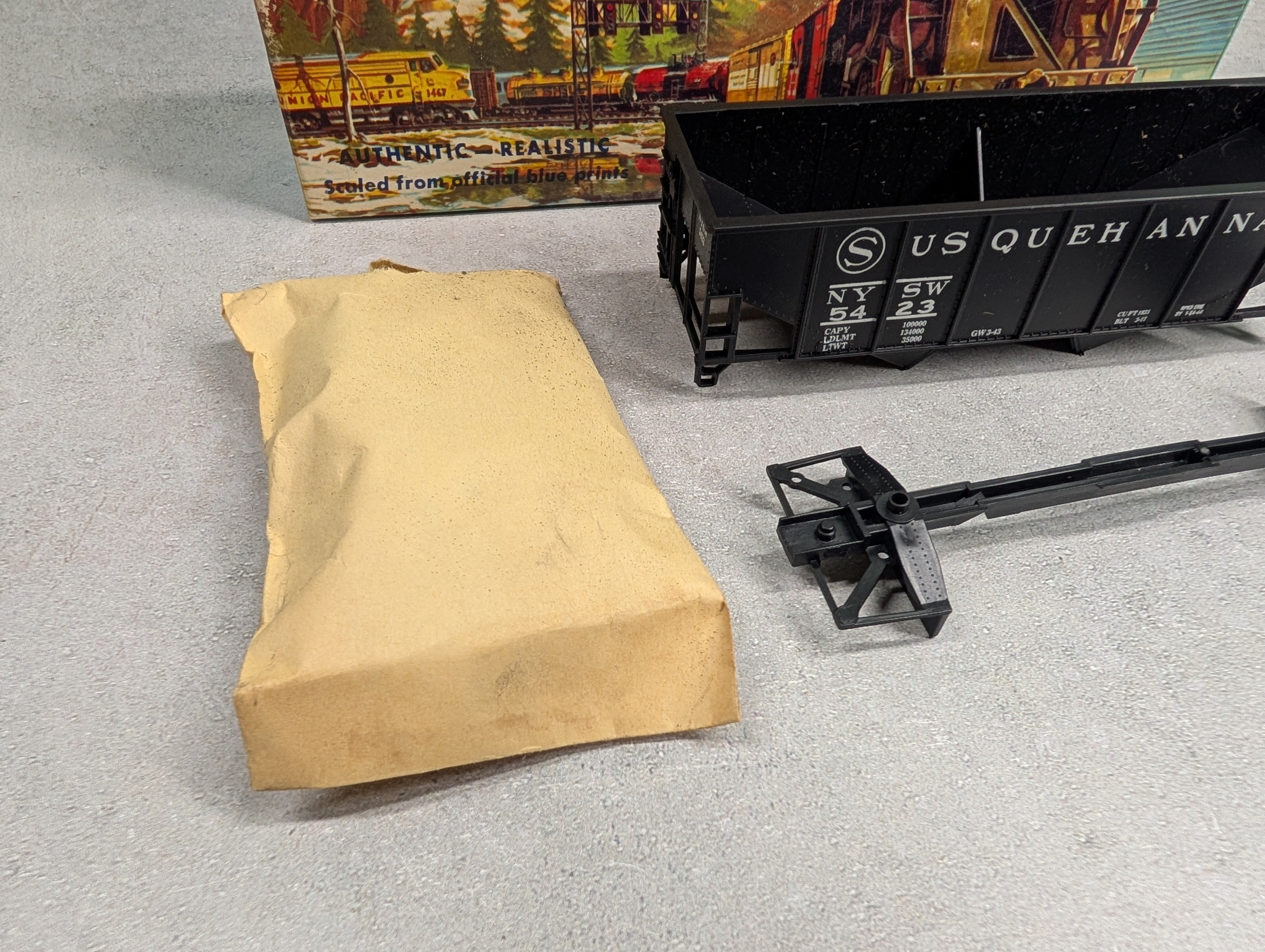 USED Athearn HO Scale 34' Offset Side Hopper Susquehanna NYSW #5423 Bev-Bel KIT