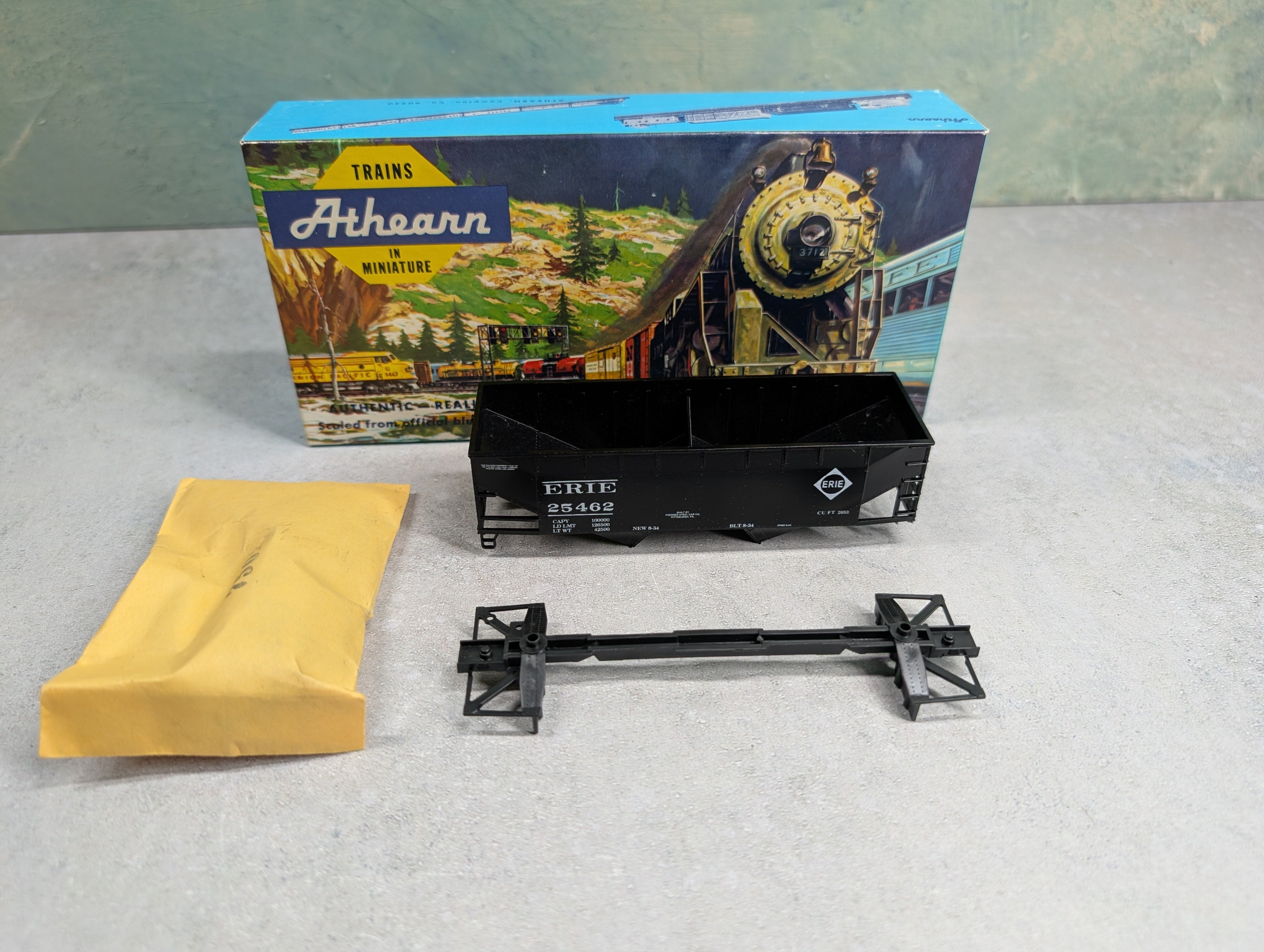 USED Athearn 5407 HO Scale 2-Bay 34' Hopper Erie #25462 KIT