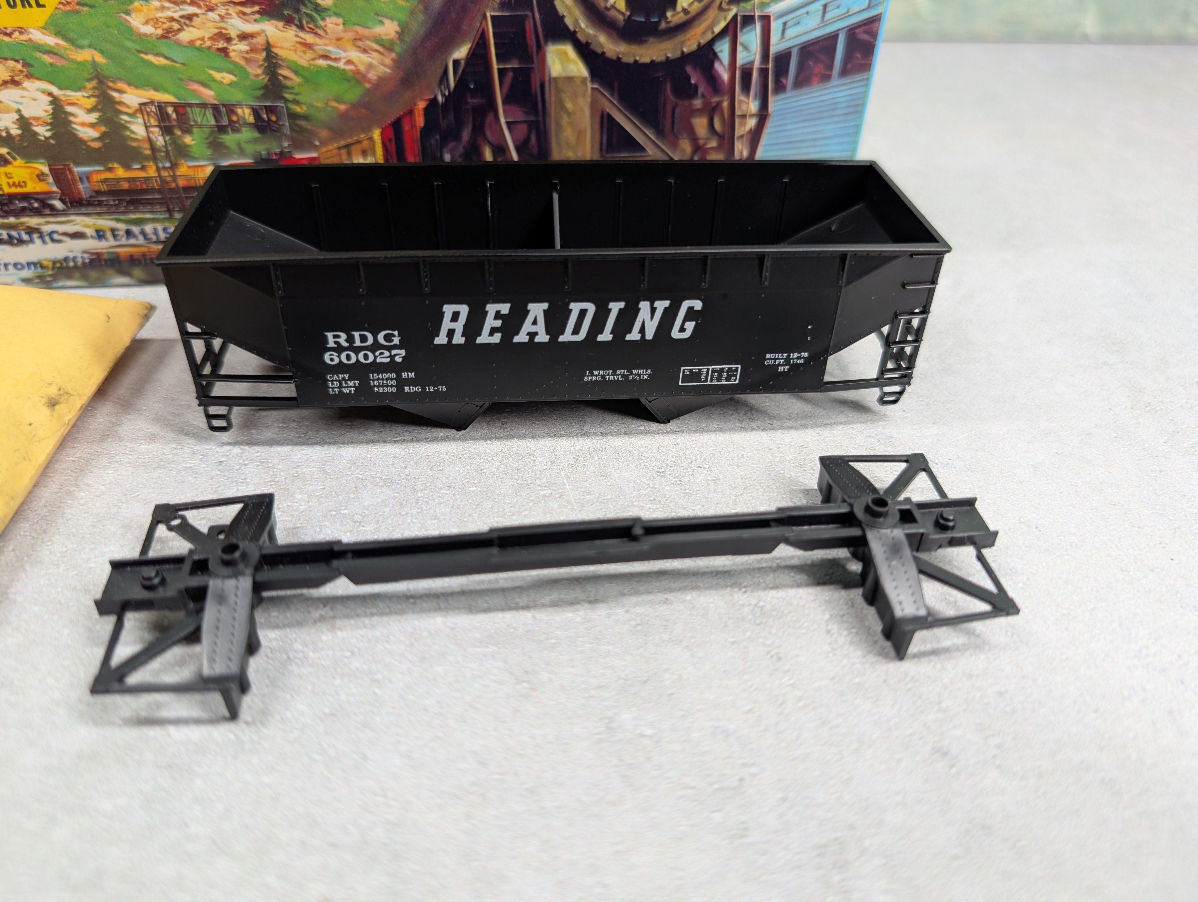 USED Athearn HO Scale 2-Bay 34' Flat-End Hopper Reading RDG #60027 Bev-Bel KIT
