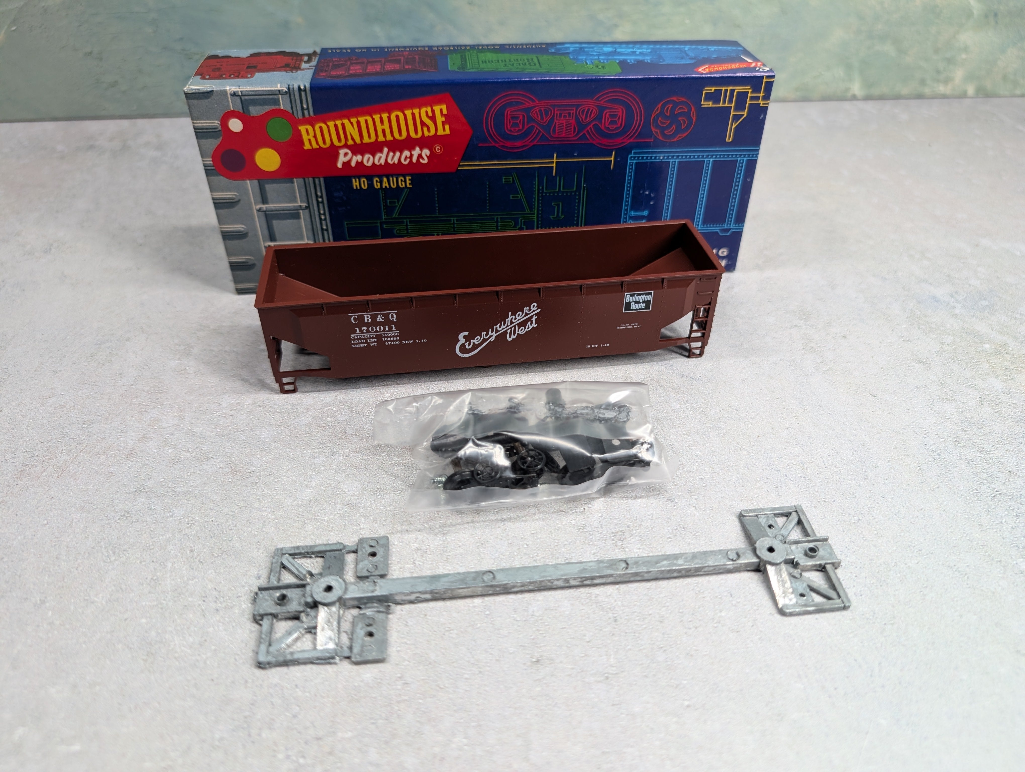 USED Roundhouse 1621 HO Scale 3-Bay Offset Hopper Burlington CB&Q #170011 KIT