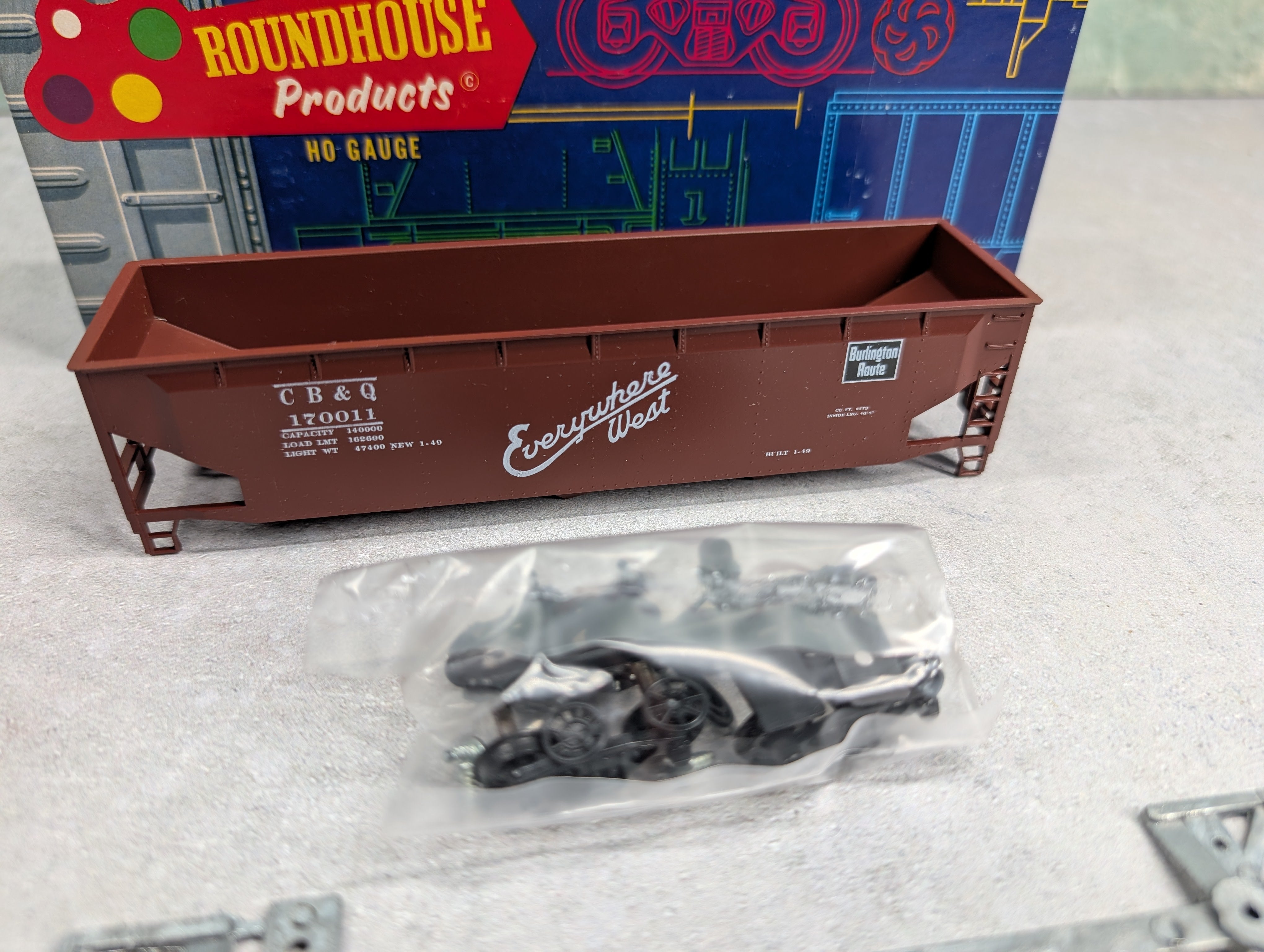 USED Roundhouse 1621 HO Scale 3-Bay Offset Hopper Burlington CB&Q #170011 KIT