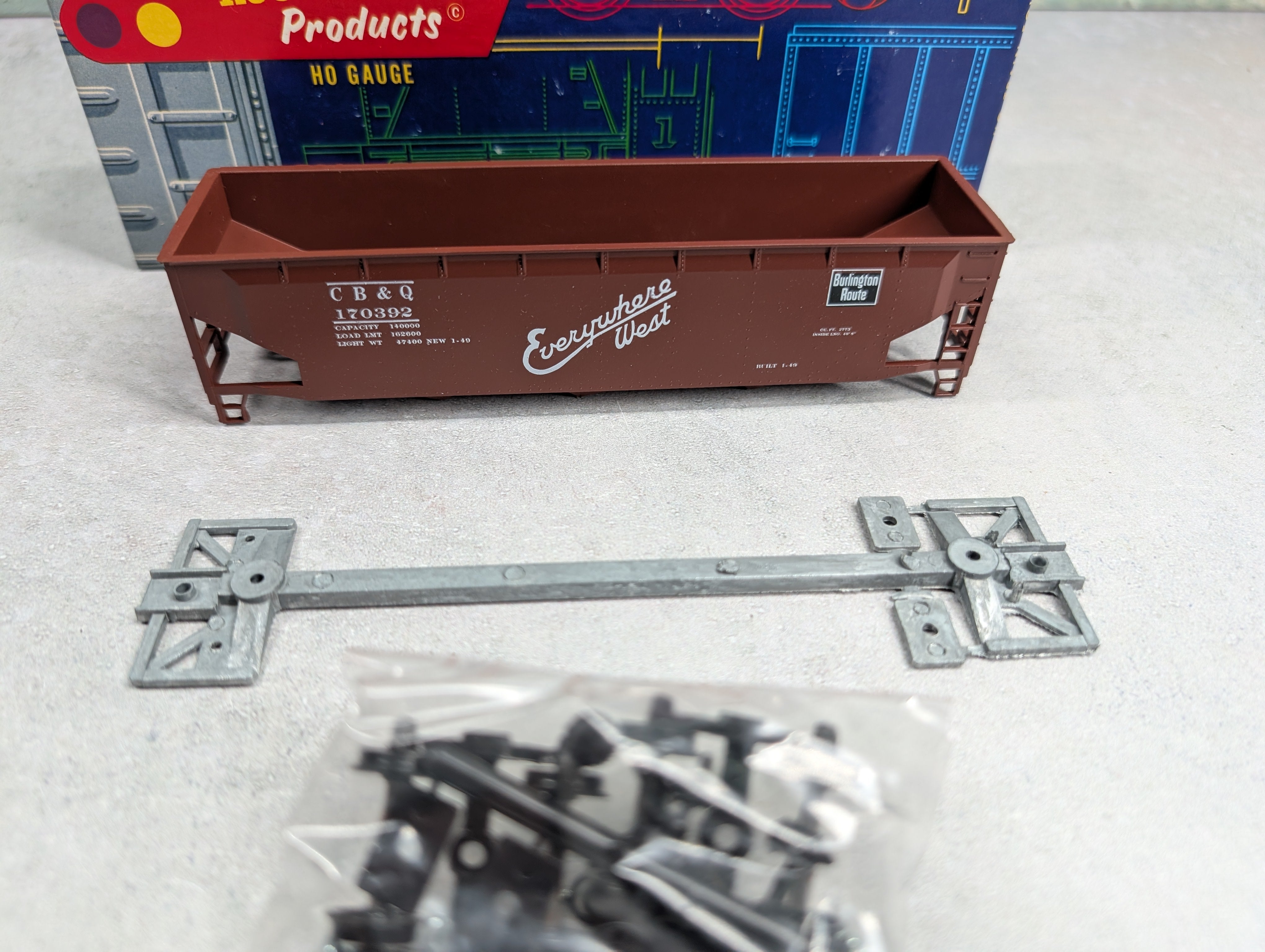 USED Roundhouse 1621 HO Scale 3-Bay Offset Hopper Burlington CB&Q #170392 KIT