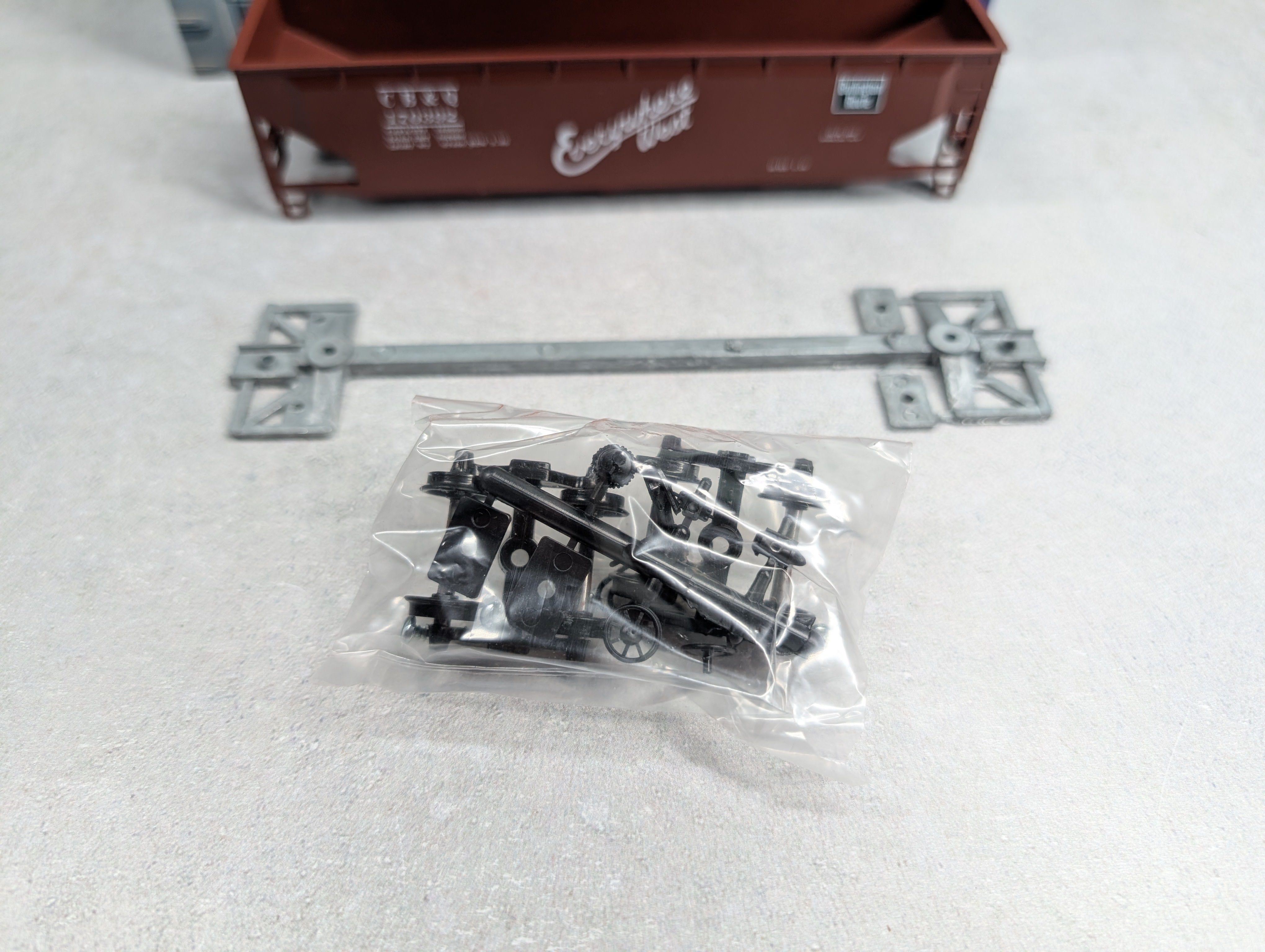 USED Roundhouse 1621 HO Scale 3-Bay Offset Hopper Burlington CB&Q #170392 KIT