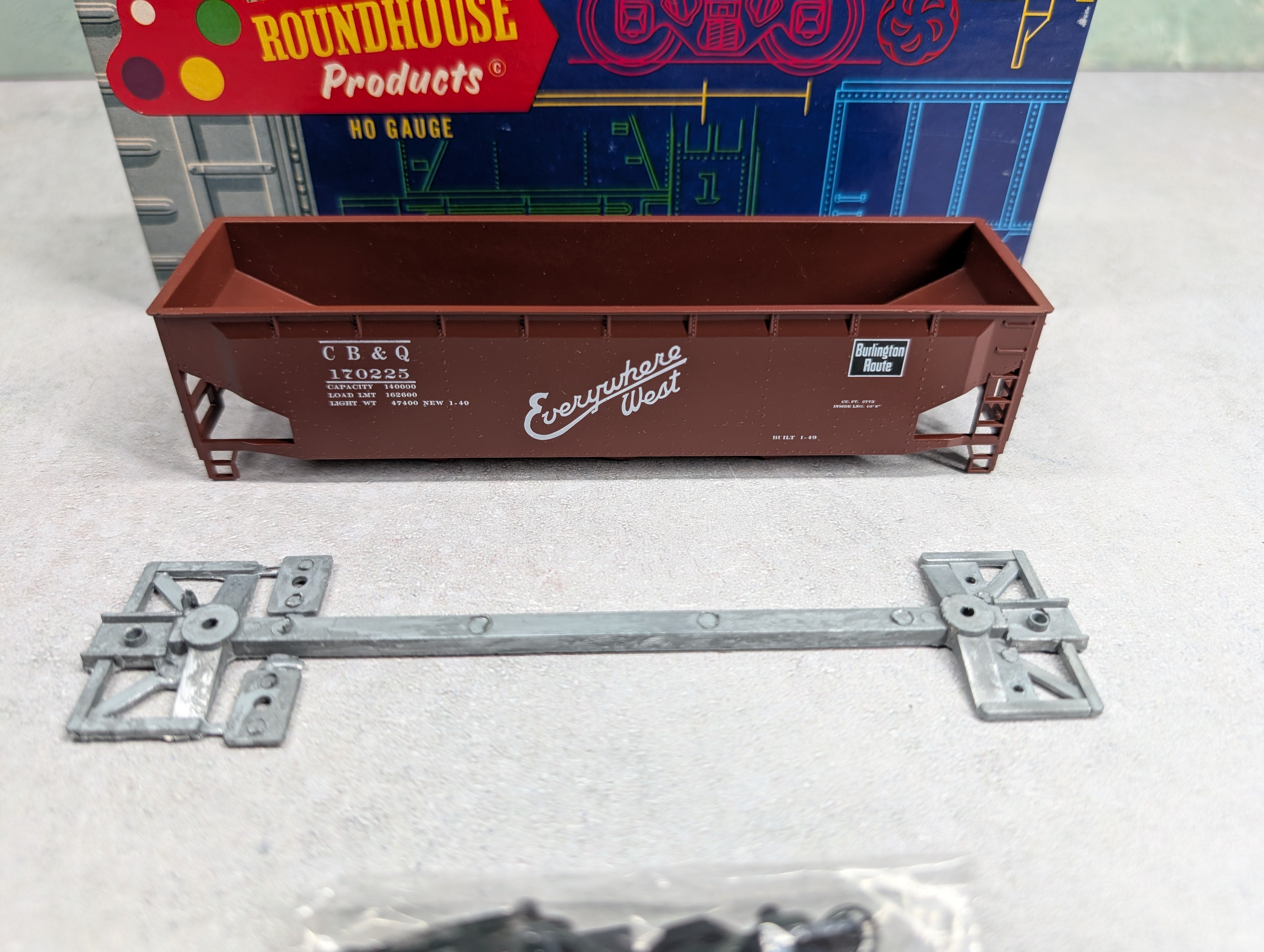 USED Roundhouse 1621 HO Scale 3-Bay Offset Hopper Burlington CB&Q #170225 KIT
