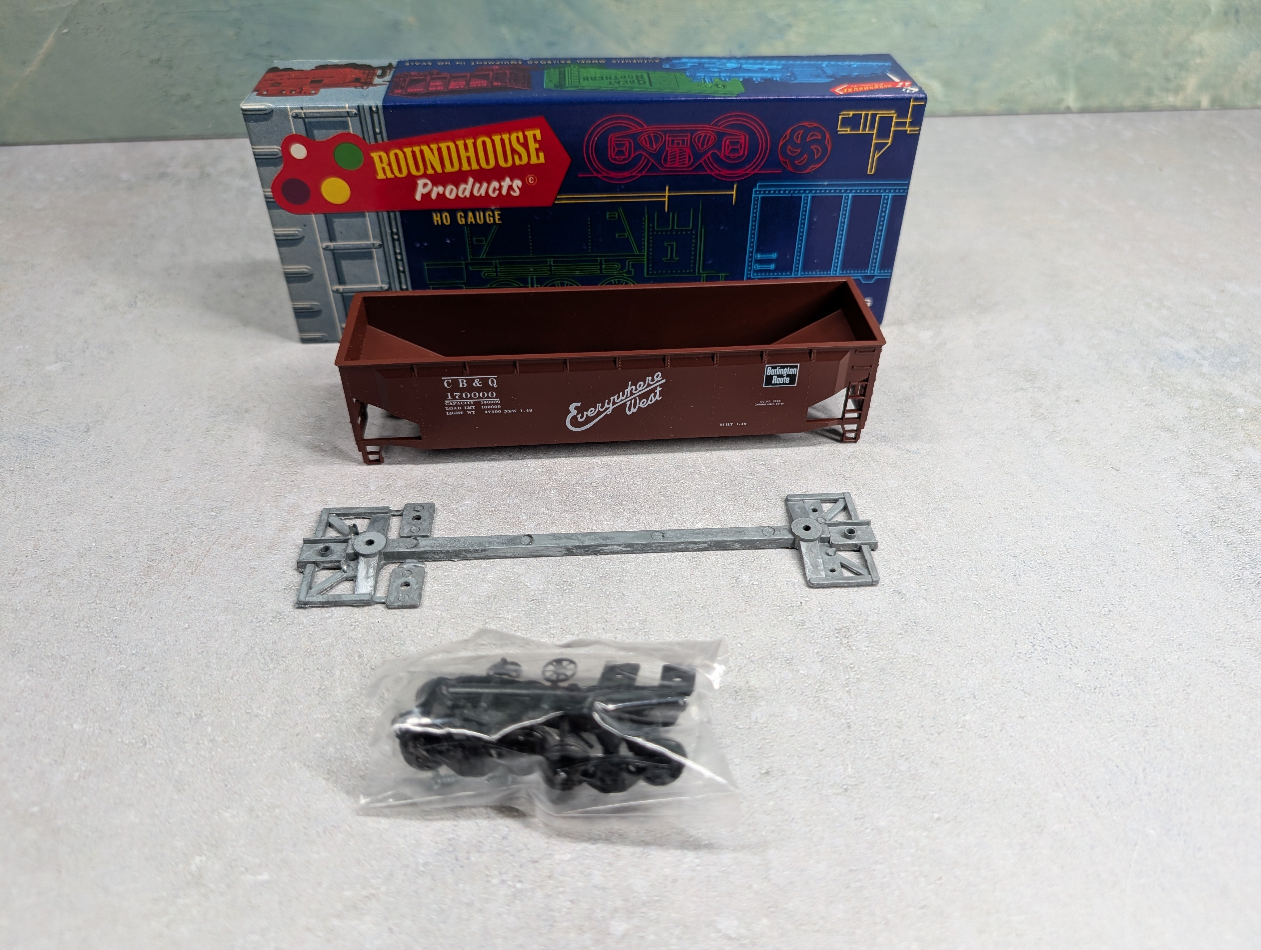 USED Roundhouse 1621 HO Scale 3-Bay Offset Hopper Burlington CB&Q #170000 KIT