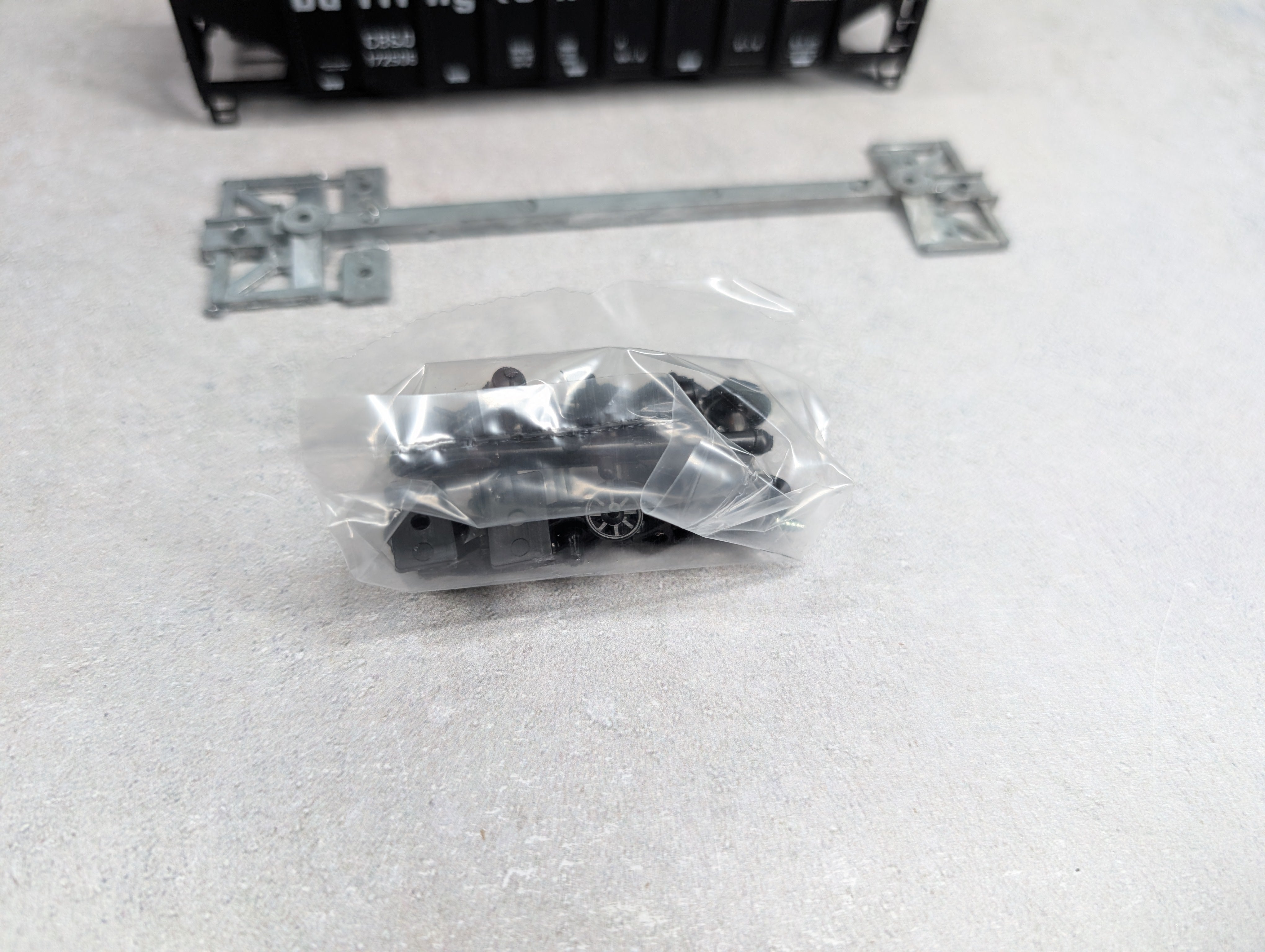 USED Roundhouse 1541 HO Scale 3-Bay Rib Side Hopper Burlington CB&Q #172506 KIT