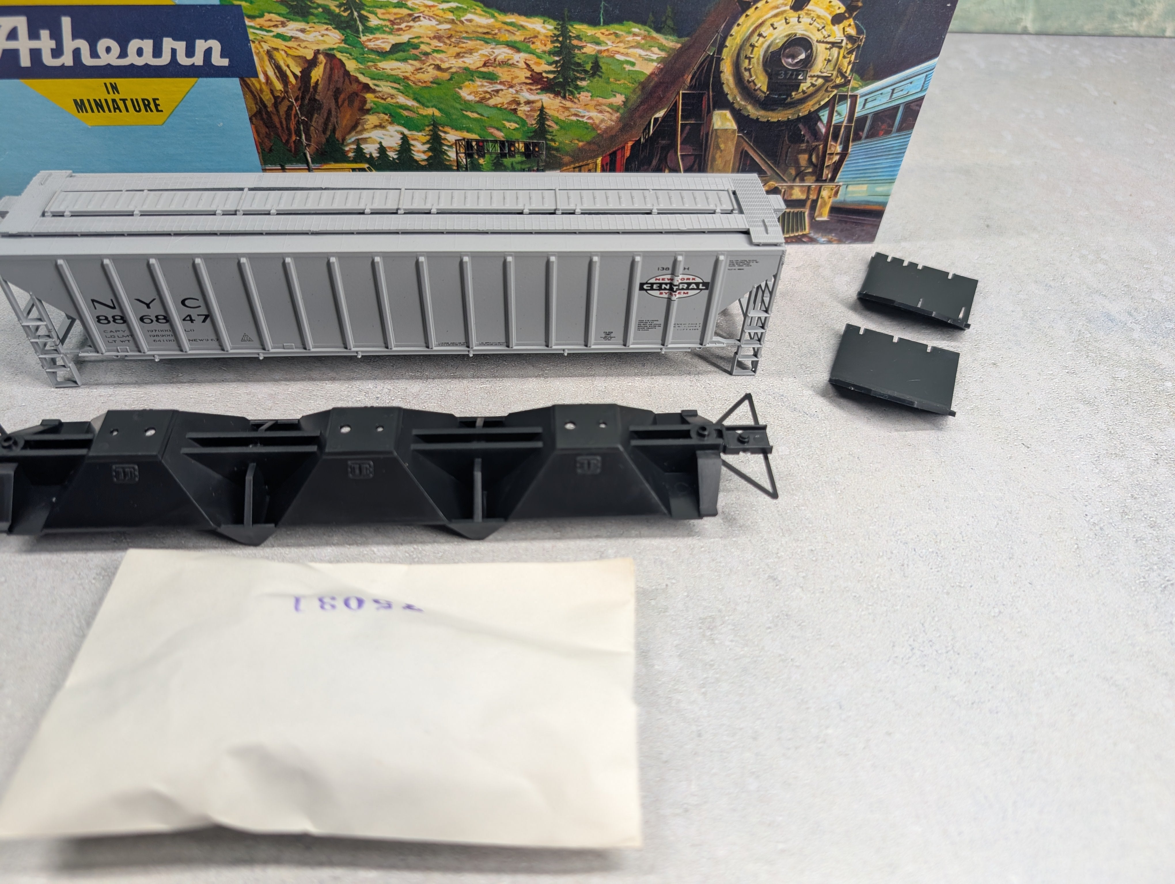 USED Athearn 233 HO Scale 54' Ribside Covered Hopper New York Central NYC #886847 Rail Runner KIT