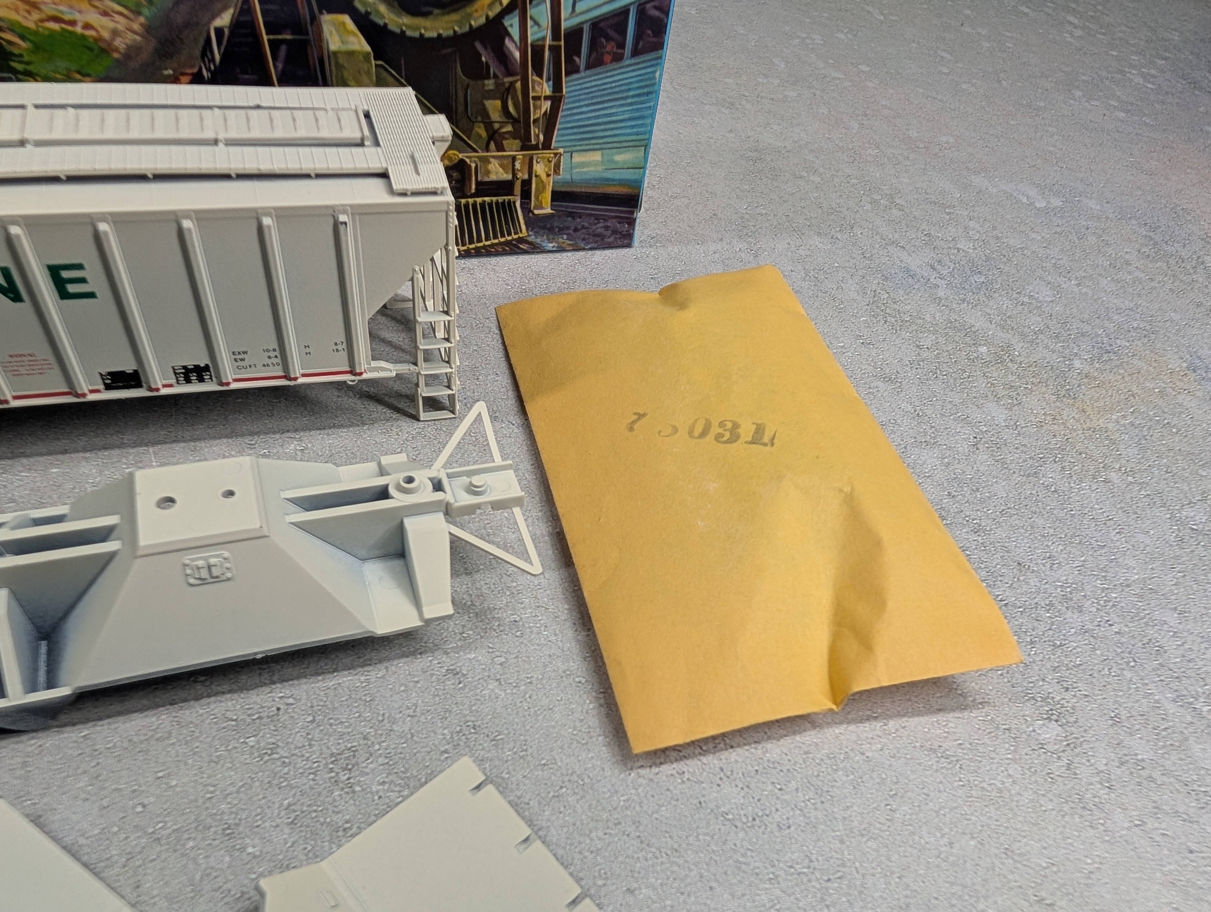 USED Athearn 1070 HO Scale 54' PS Covered Hopper SOO Line #72620 Accurate Finishing KIT