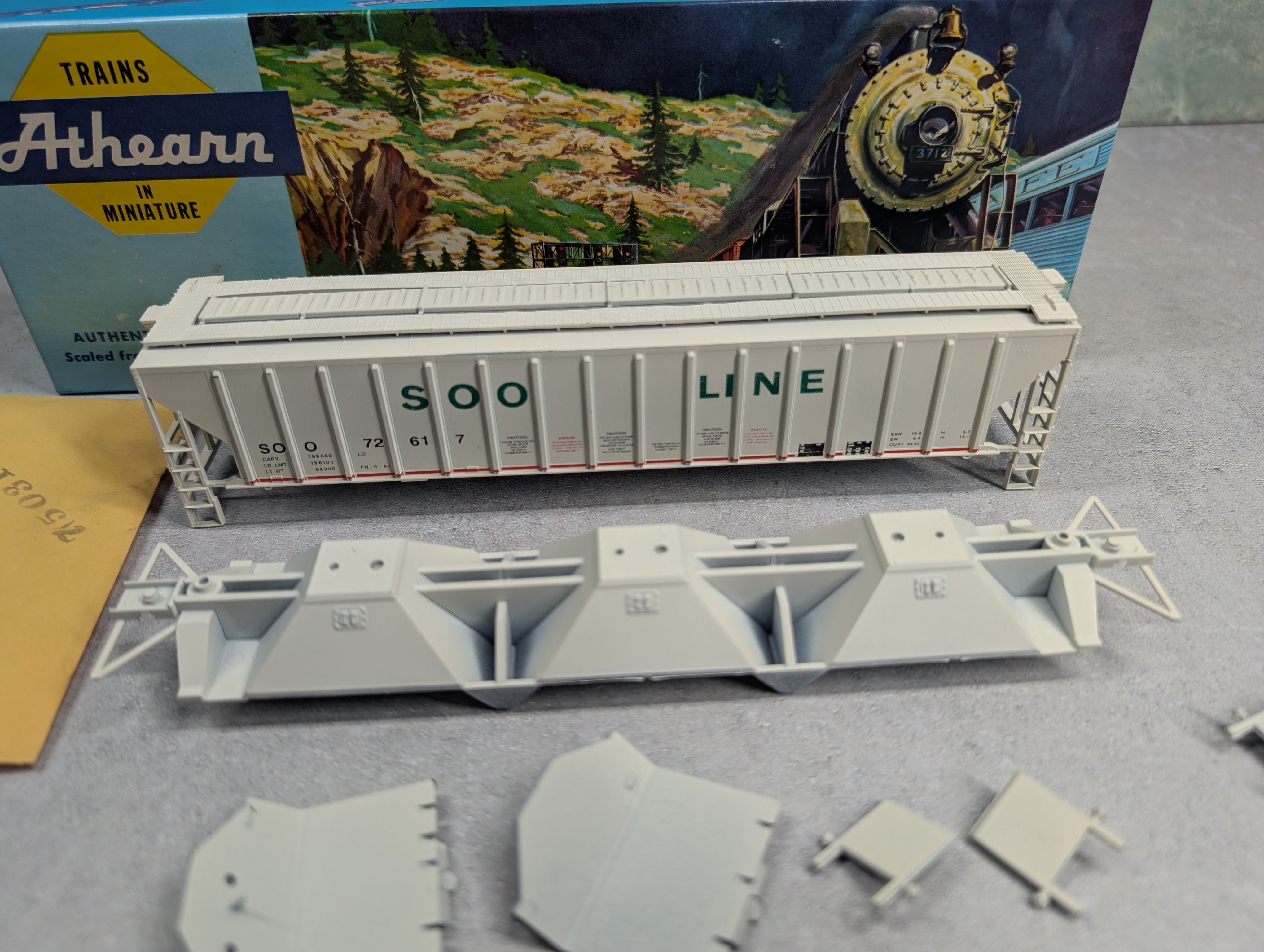 USED Athearn 1070 HO Scale 54' PS Covered Hopper SOO Line #72617 Accurate Finishing KIT