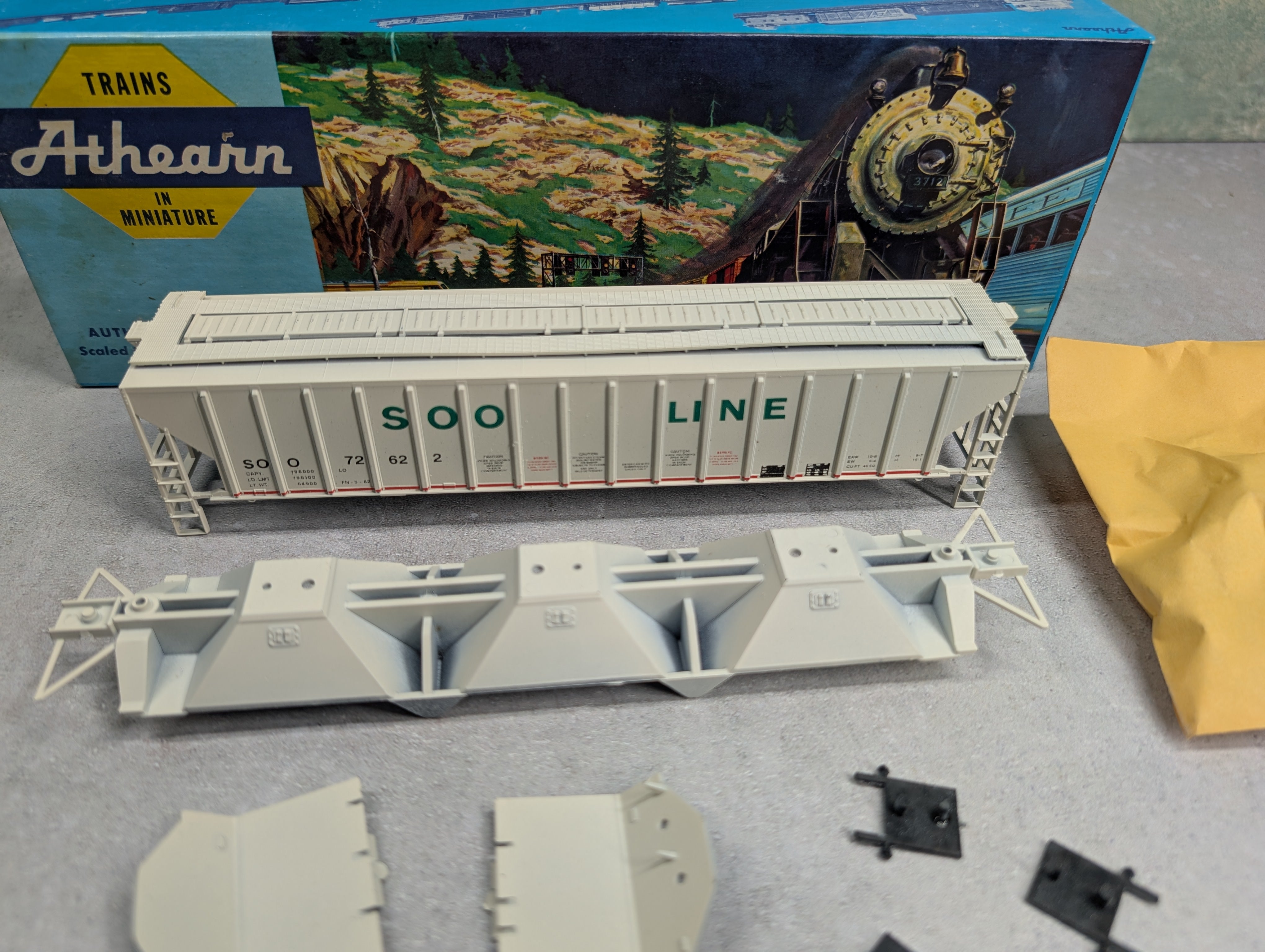 USED Athearn 1069 HO Scale 54' PS Covered Hopper SOO Line #72622 Accurate Finishing KIT