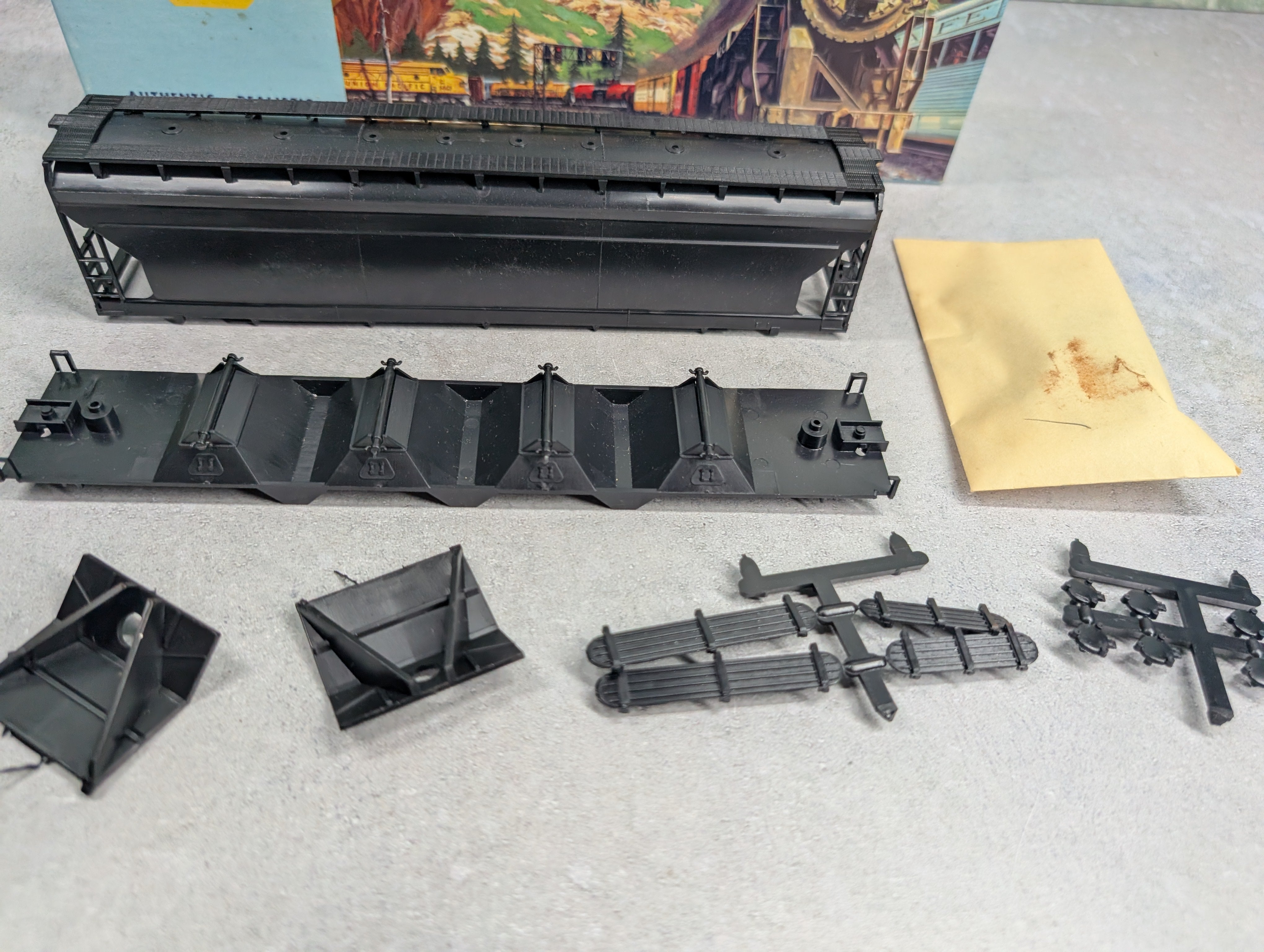 USED Athearn 1900 HO Scale 55' ACF Center Flow Undecorated Black KIT