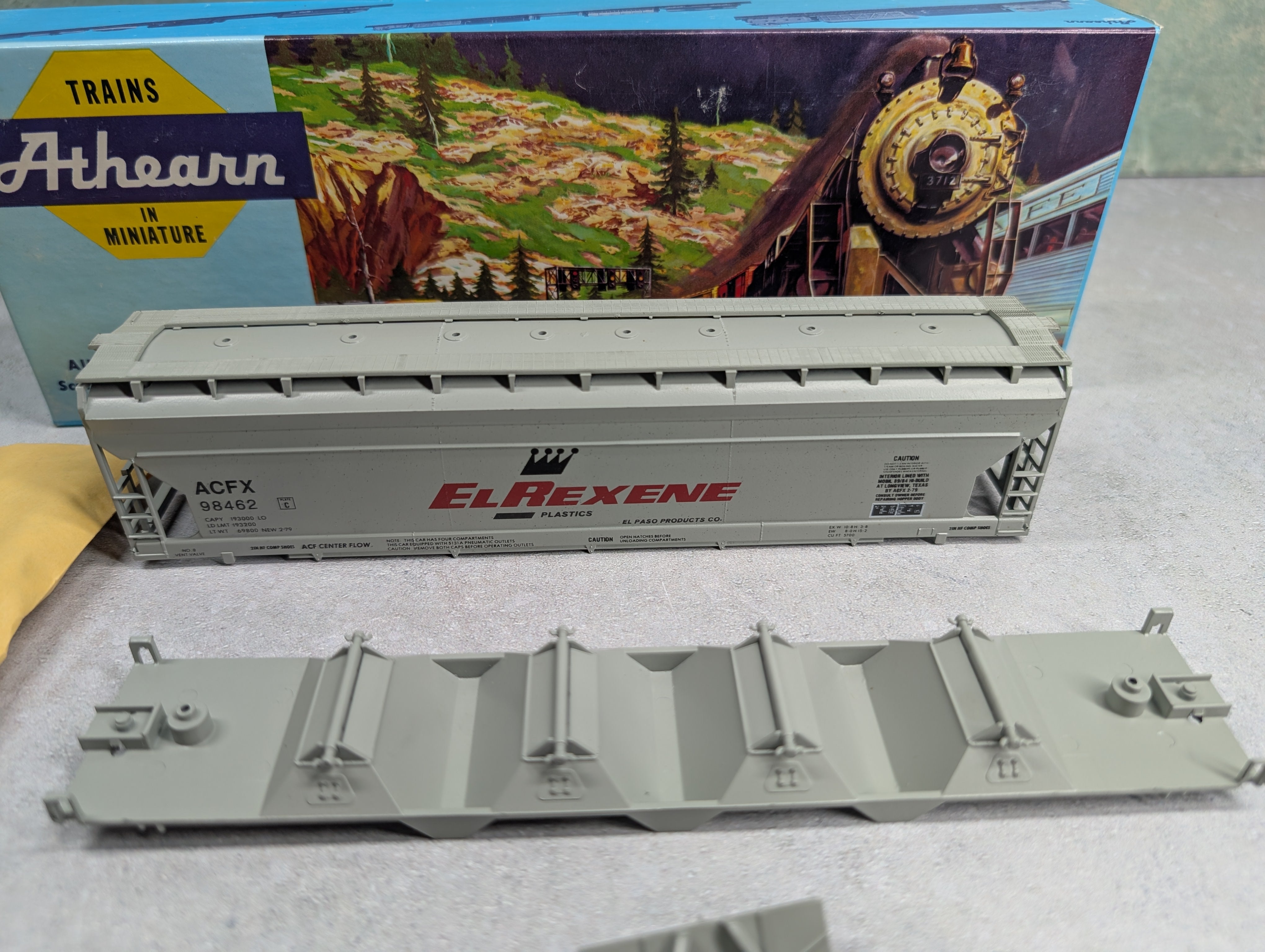 USED Athearn 205 HO Scale 55' ACF Center Flow El Rexene ACFX #98462 Rail Runner KIT