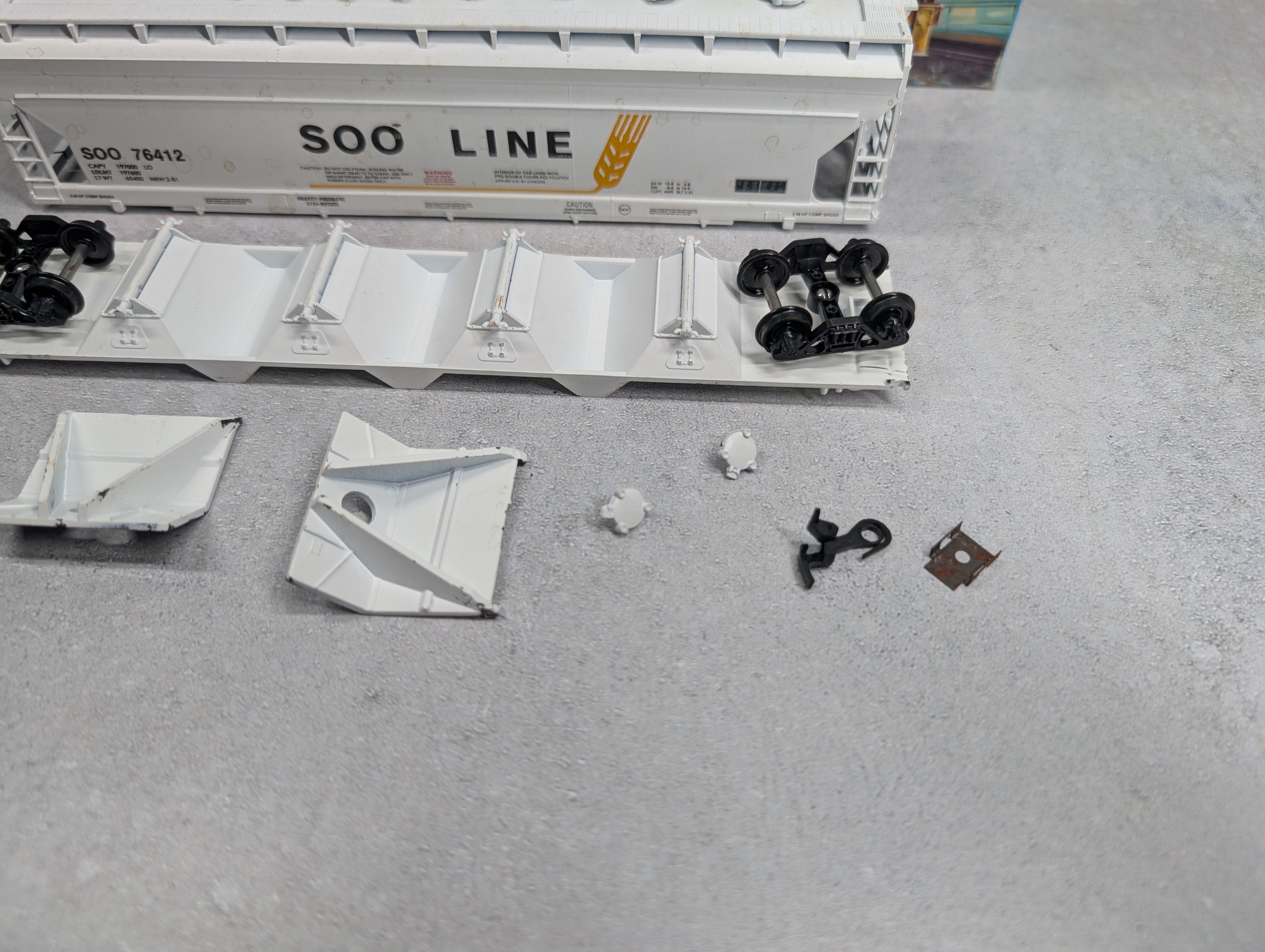 USED Athearn 321 HO Scale 55' ACF Center Flow SOO Line #76412 Bev-Bel Started KIT